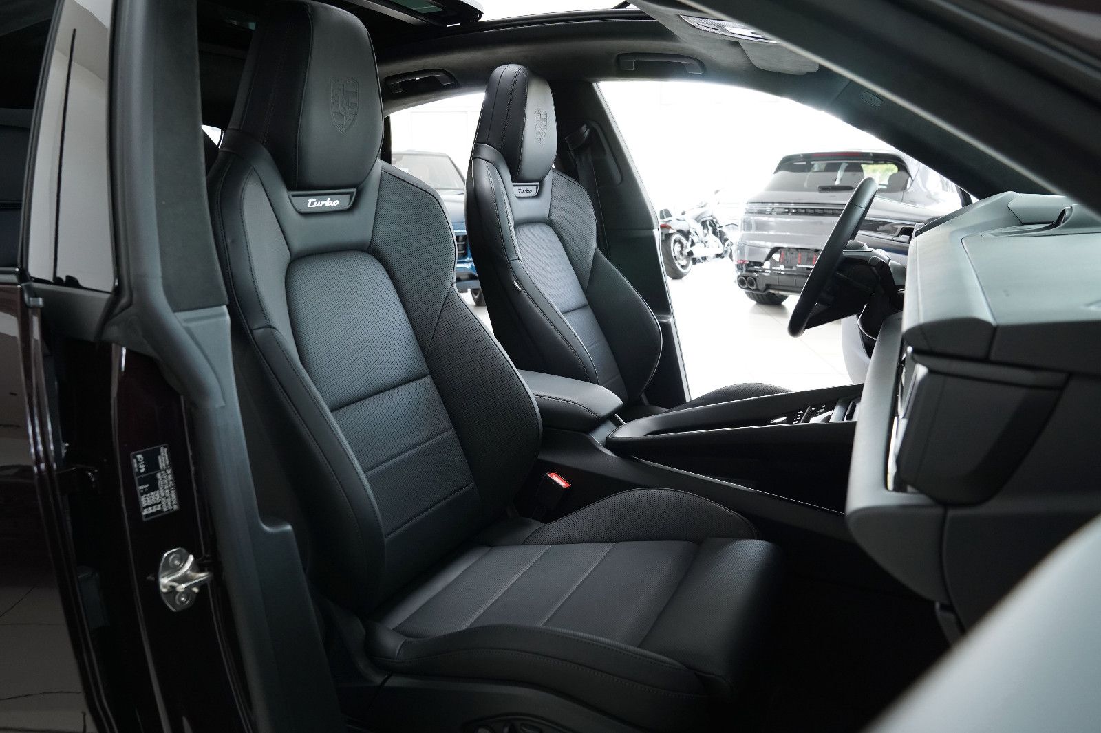 Porsche Macan Electric Turbo HUD Pano Chrono beluftung