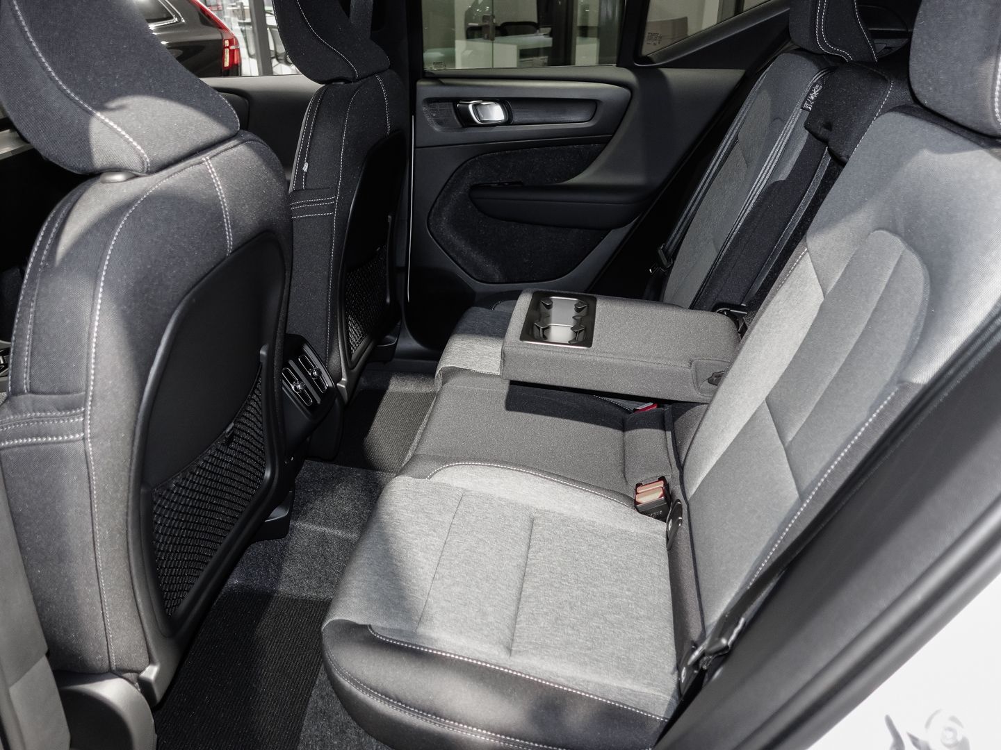 Volvo XC40 B3 Benzin Plus Dark - Samsaru's Car Outlet