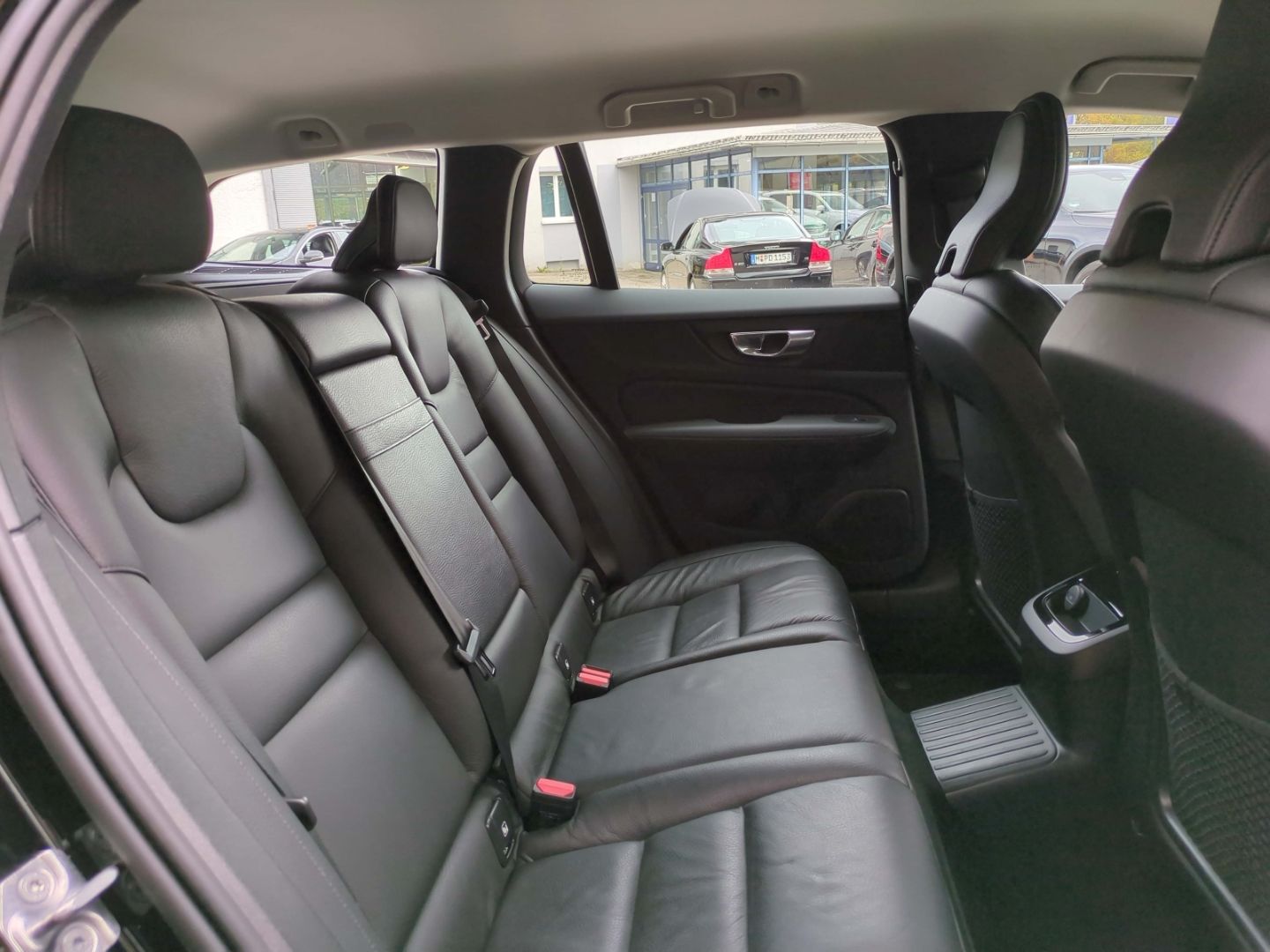 Volvo V60 Inscription Recharge Plug-In Hybrid AWD T6 T