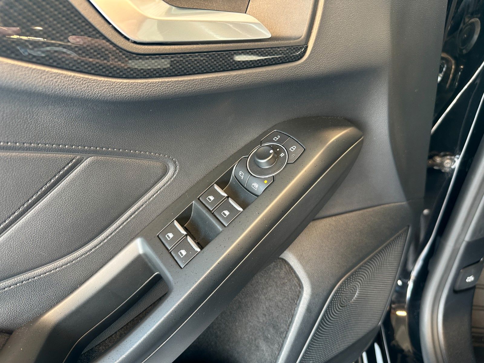 Ford Focus Turnier ST-Line *LED*RFK*ACC*ALLWETTER*TOP