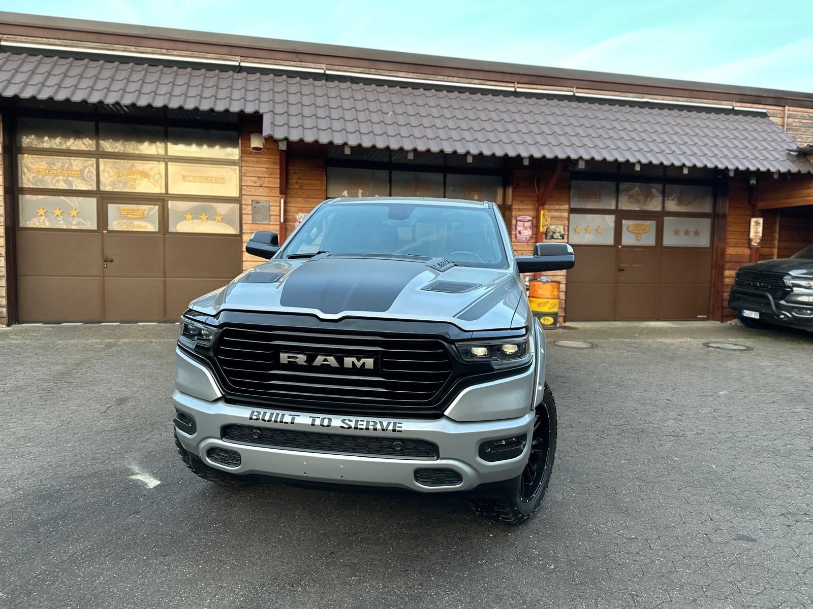 Dodge BUILT TO SERVE*4X4*OFF-ROAD*BÜGEL*AHK*NAVI*SERVI