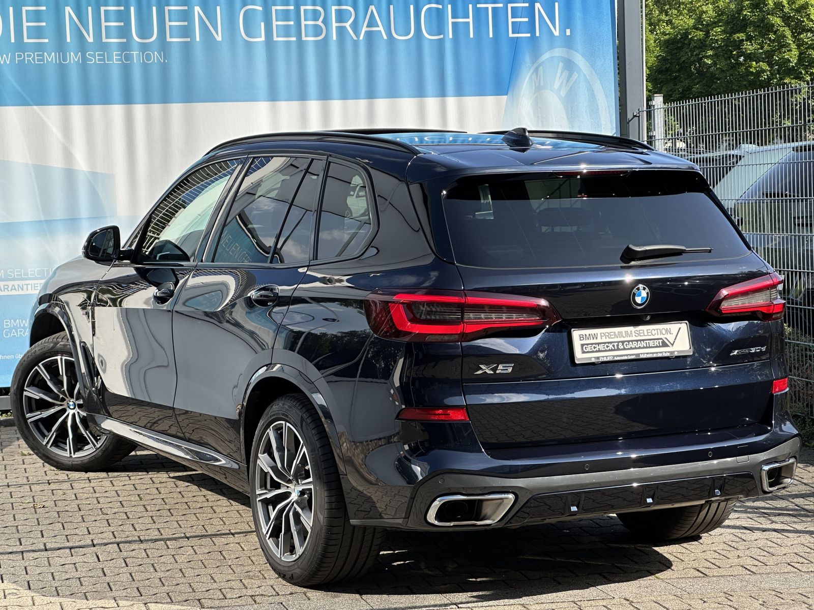 BMW X5 xDrive30d M Sport 2-Achs-Luft StHzg 7-Sitzer