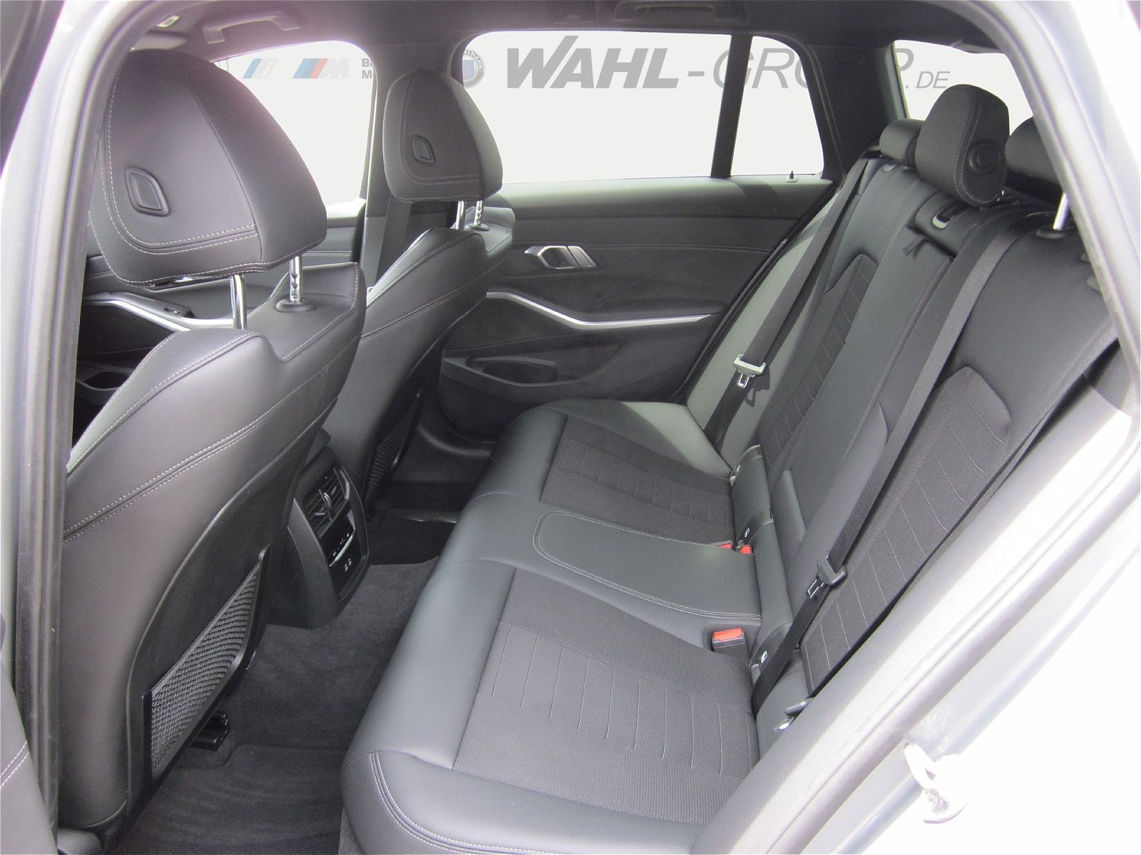 BMW 320e Touring LC Plus - Samsaru's Car Outlet