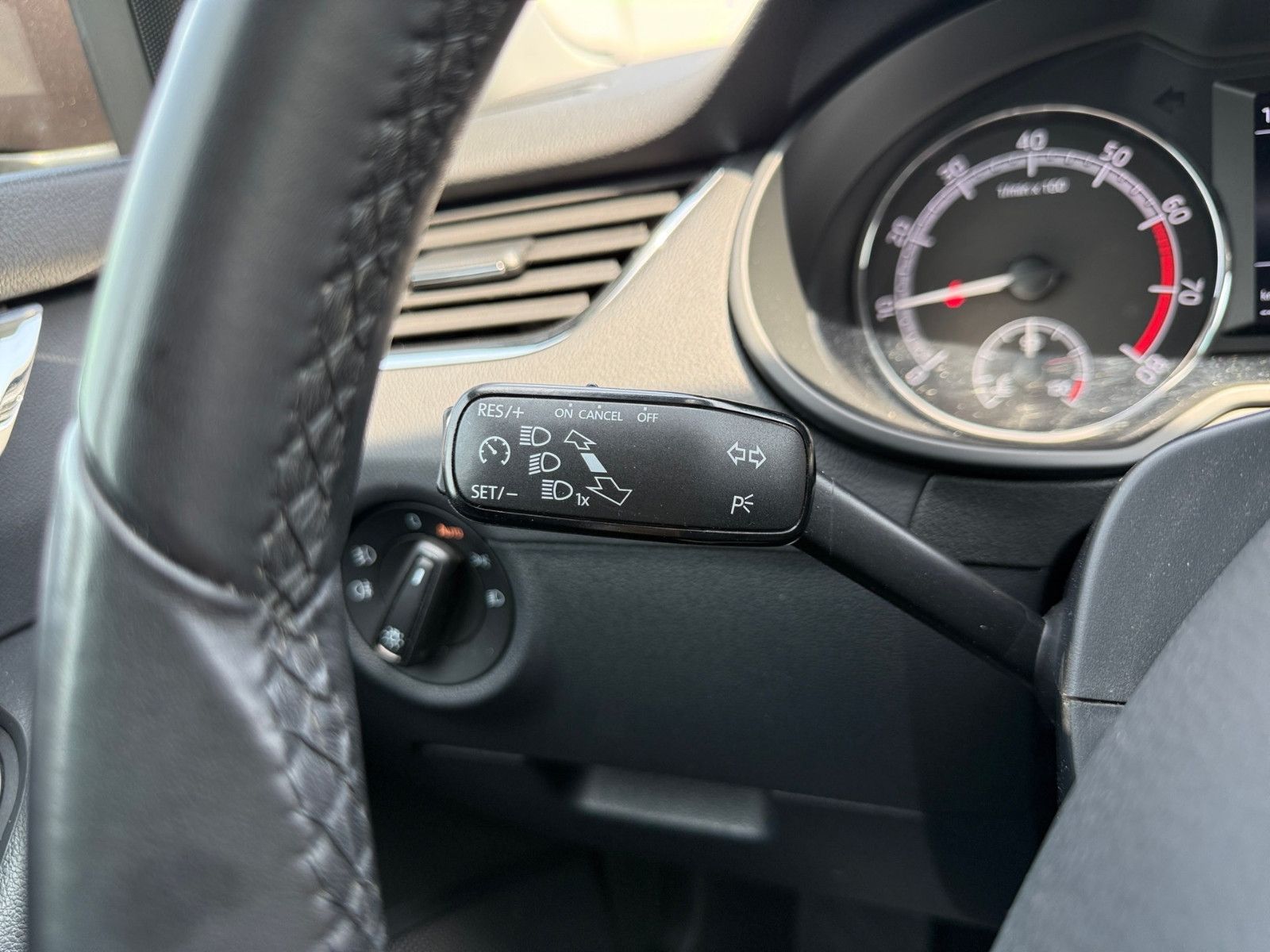 Skoda Octavia Combi 1.5 TSI - Samsaru's Car Outlet