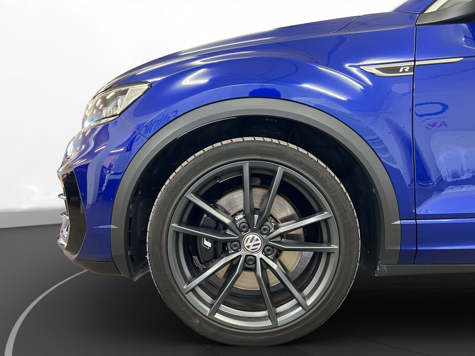 Volkswagen T-Roc R 4M - Samsaru's Car Outlet