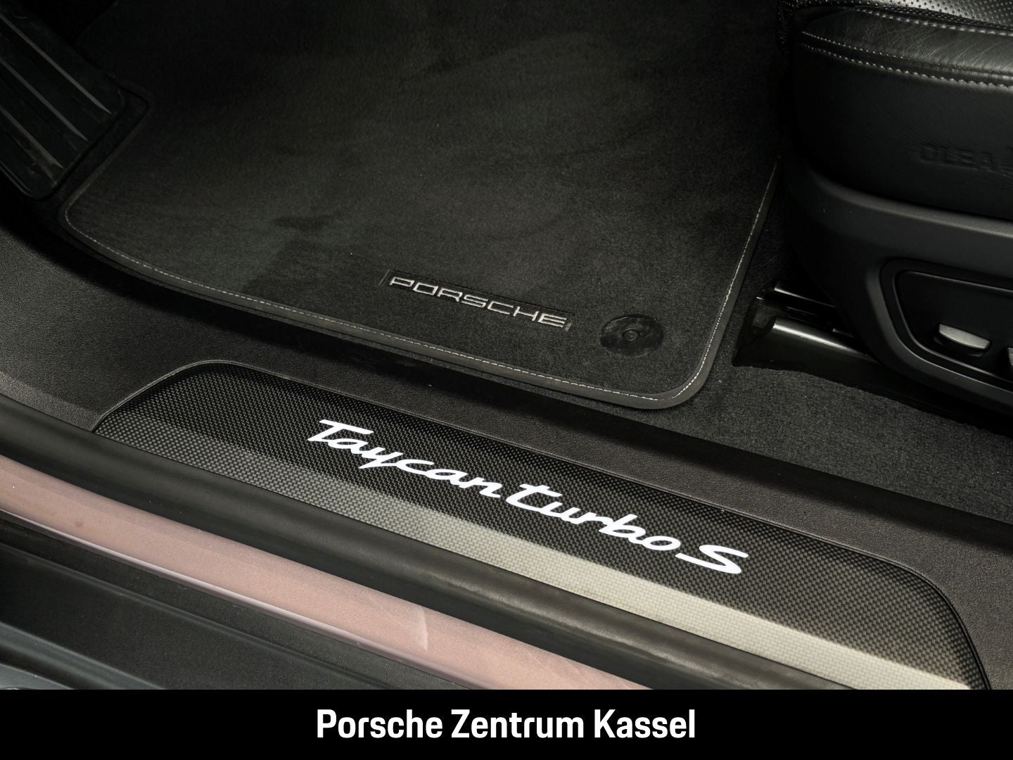 Porsche Taycan Turbo S Cross Turismo