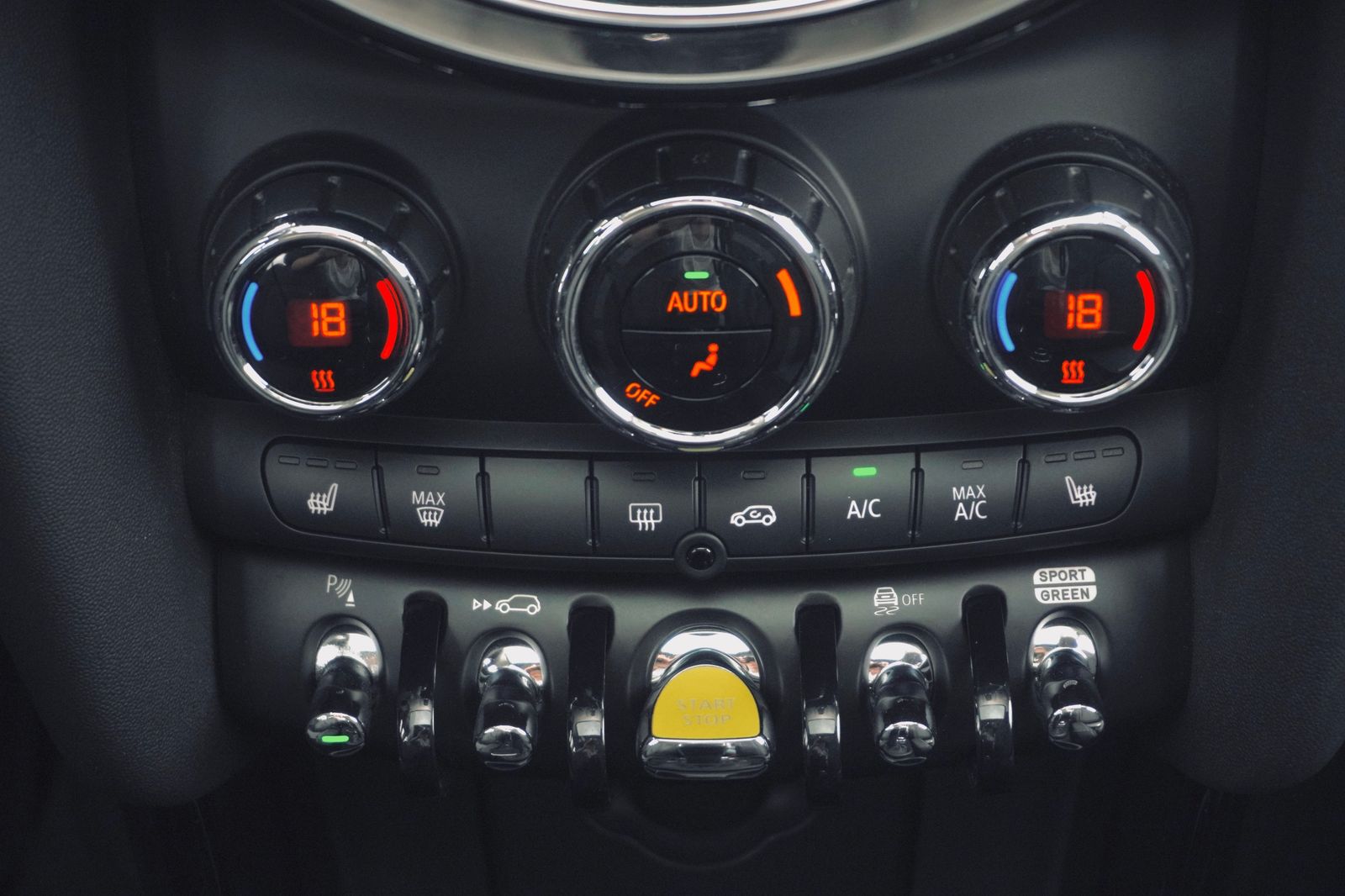 MINI Cooper SE Hatch - Samsaru's Car Outlet