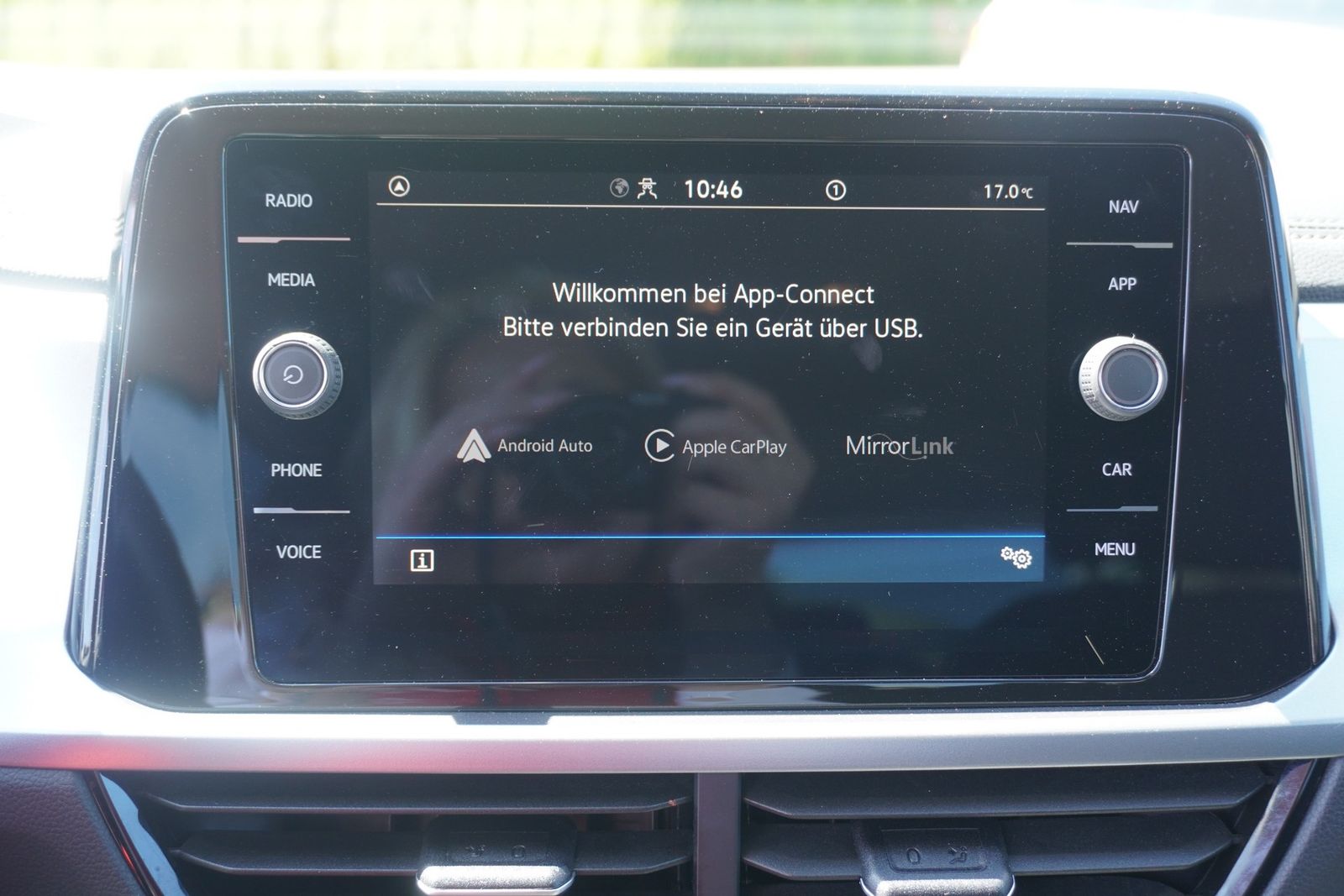 Volkswagen T-Roc 1.5 TSI DSG - Samsaru's Car Outlet