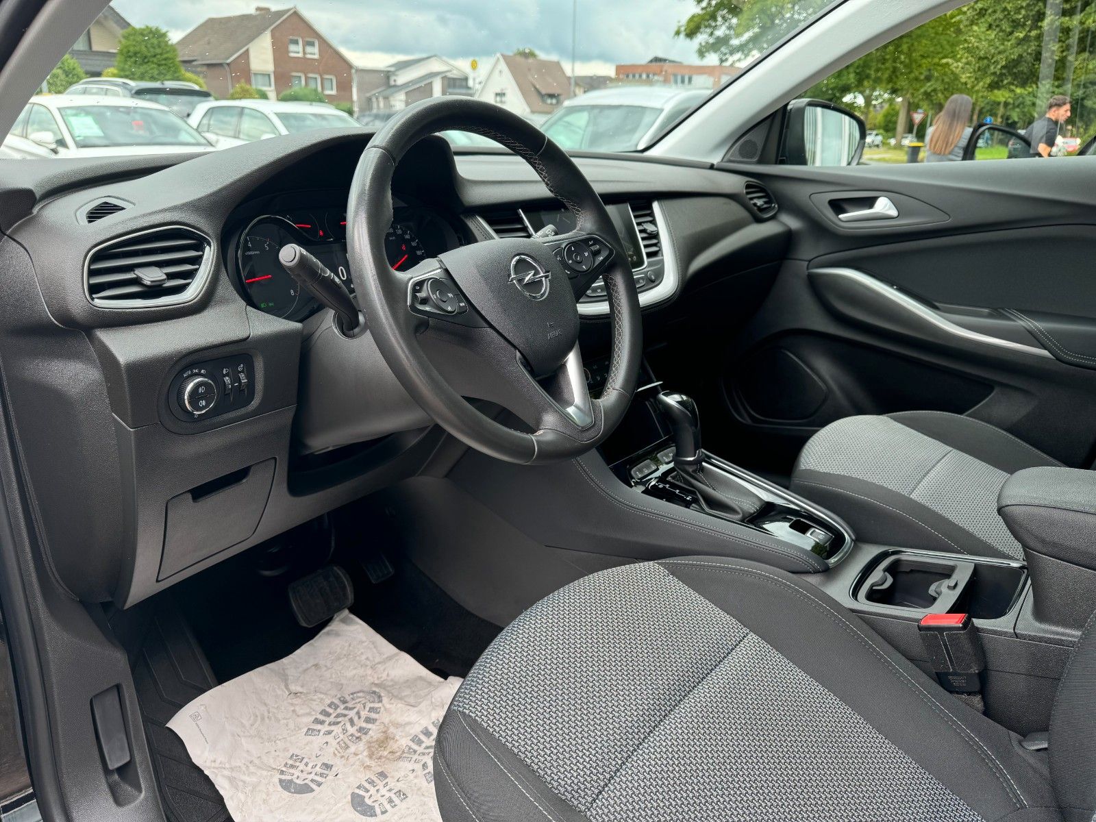 Opel Grandland Business Edition - Samsaru's Car Outlet