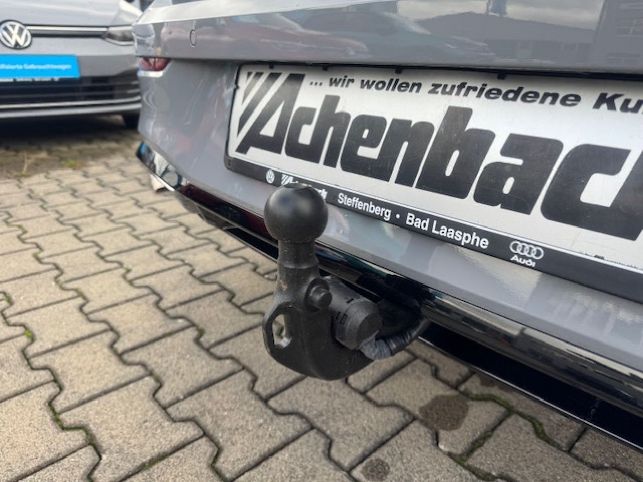Volkswagen Golf VIII R-Line 1.5 eTSI DSG - Samsaru's Car Outlet