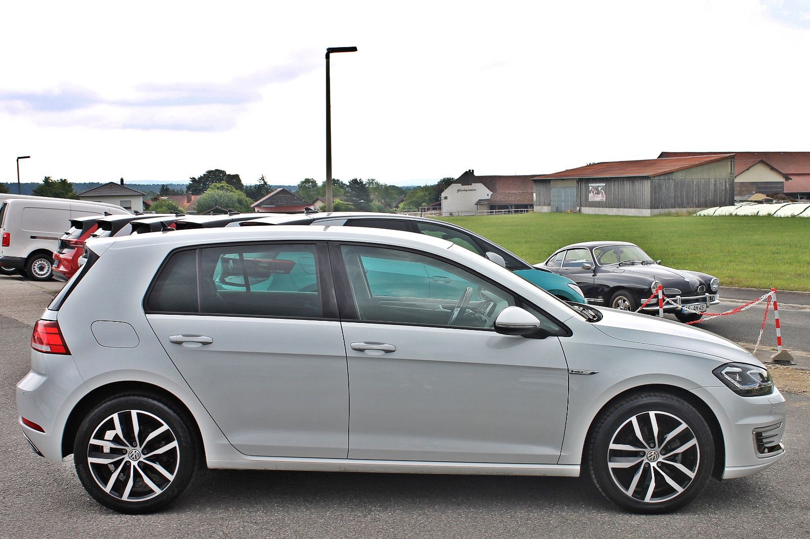 Volkswagen e-Golf 100KW - Samsaru's Car Outlet