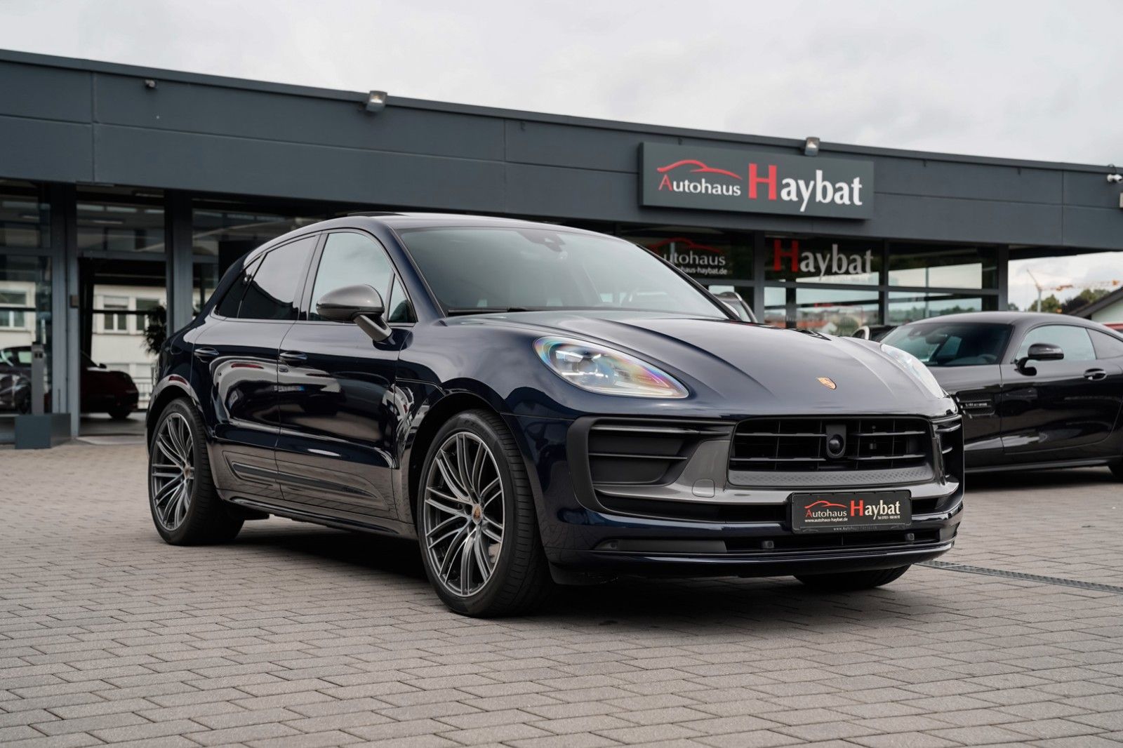 Porsche Macan T - Samsaru's Car Outlet