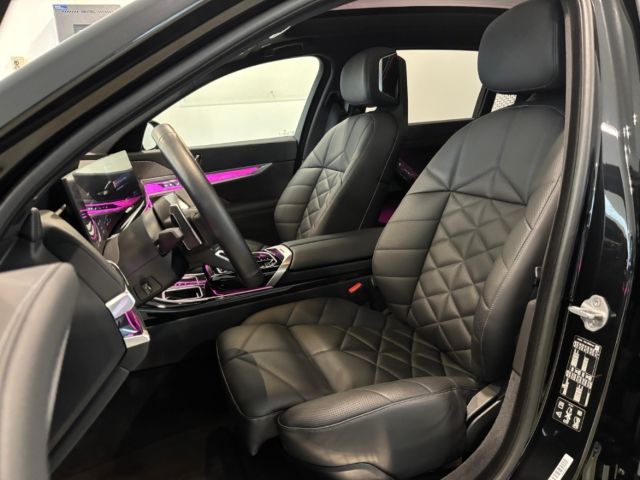 BMW 740 d xDrive M Sport PanoSky StHzg IconGl Aktivl