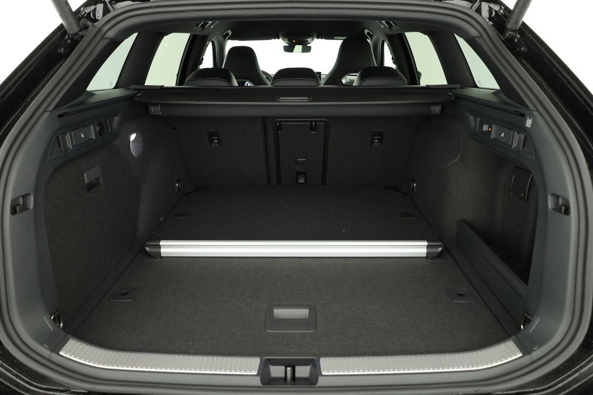 Volkswagen Passat Variant TDI DSG 4M R-LINE Black, AHK, IQ.