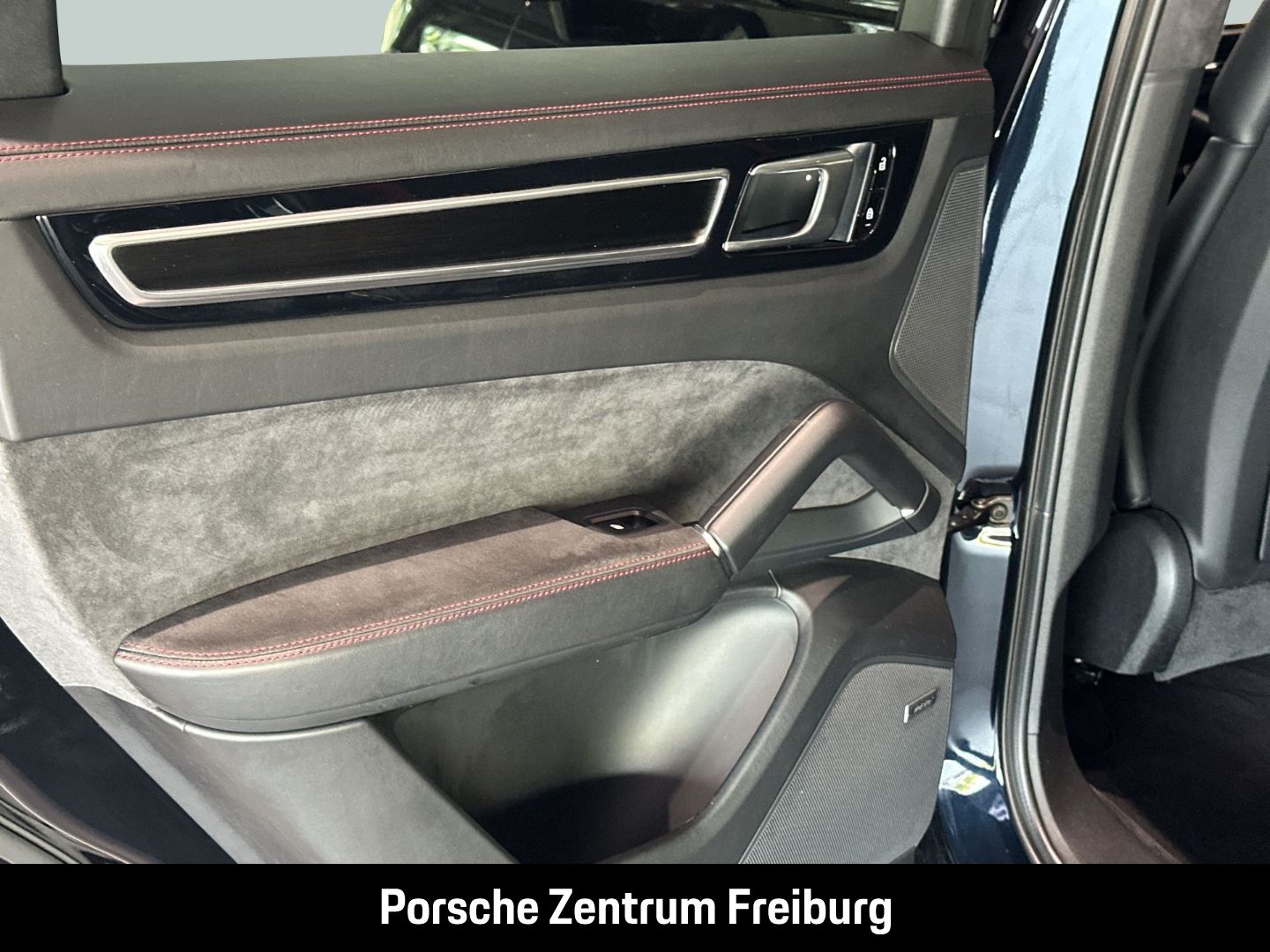 Porsche Cayenne GTS Coupe BOSE Sportabgasanlage LED