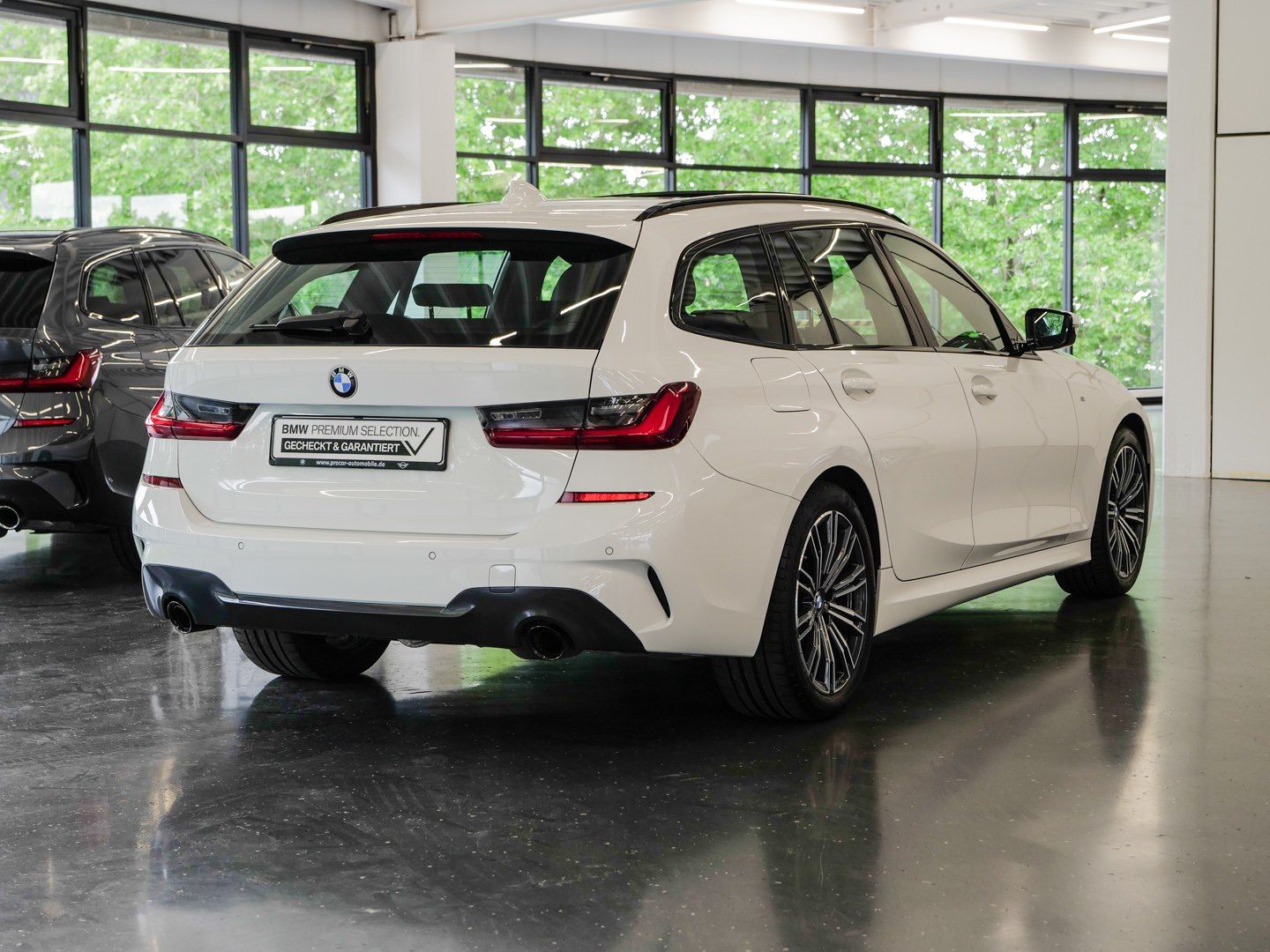 BMW 320d M-Sport Aut - Samsaru's Car Outlet