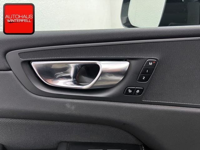 Volvo XC60 B5 B AWD R-DESIGN HUD+AHK+MEMORY+GOOGLE+LED