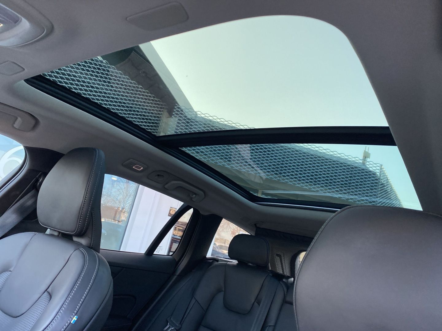 Volvo V60 T6 AWD Ultra Dark Recharge B&W HUD Pano-Dach