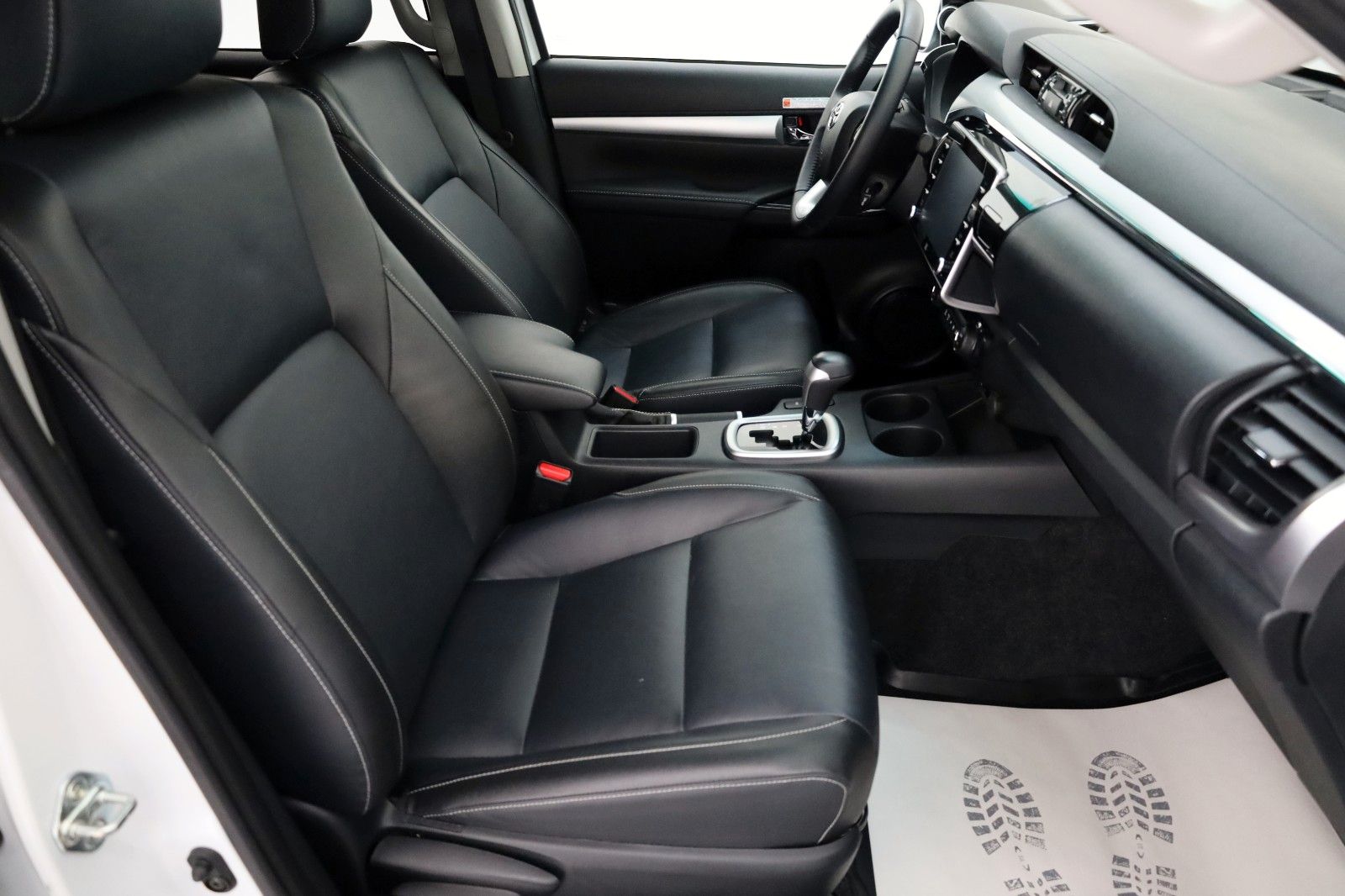 Toyota Hilux 2.8 Executive,Leder,Navi, HardTop,LED,Kam.