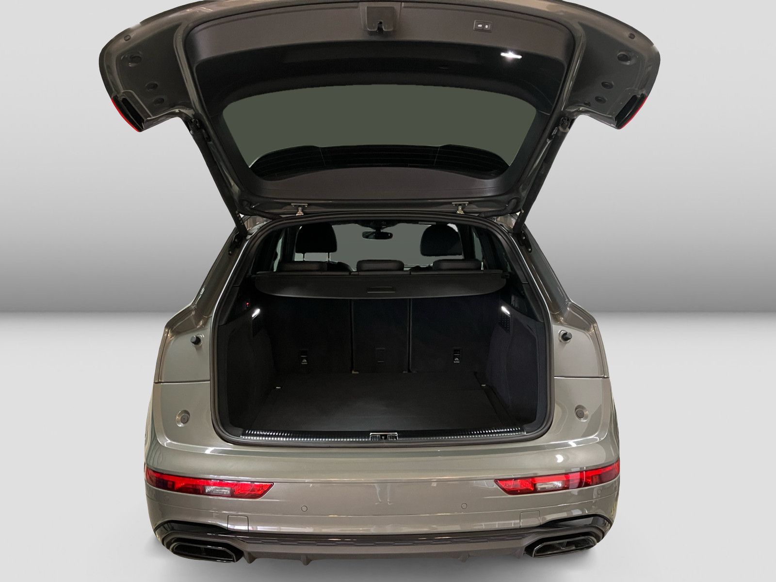 Audi Q5 40 TDI quattro S line - Samsaru's Car Outlet