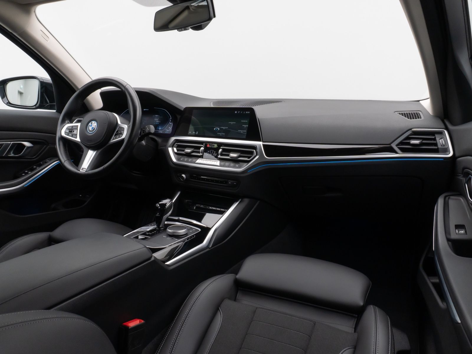 BMW 330e xD Sport Line 360°DAB Stop&Go LED Alarm AHK