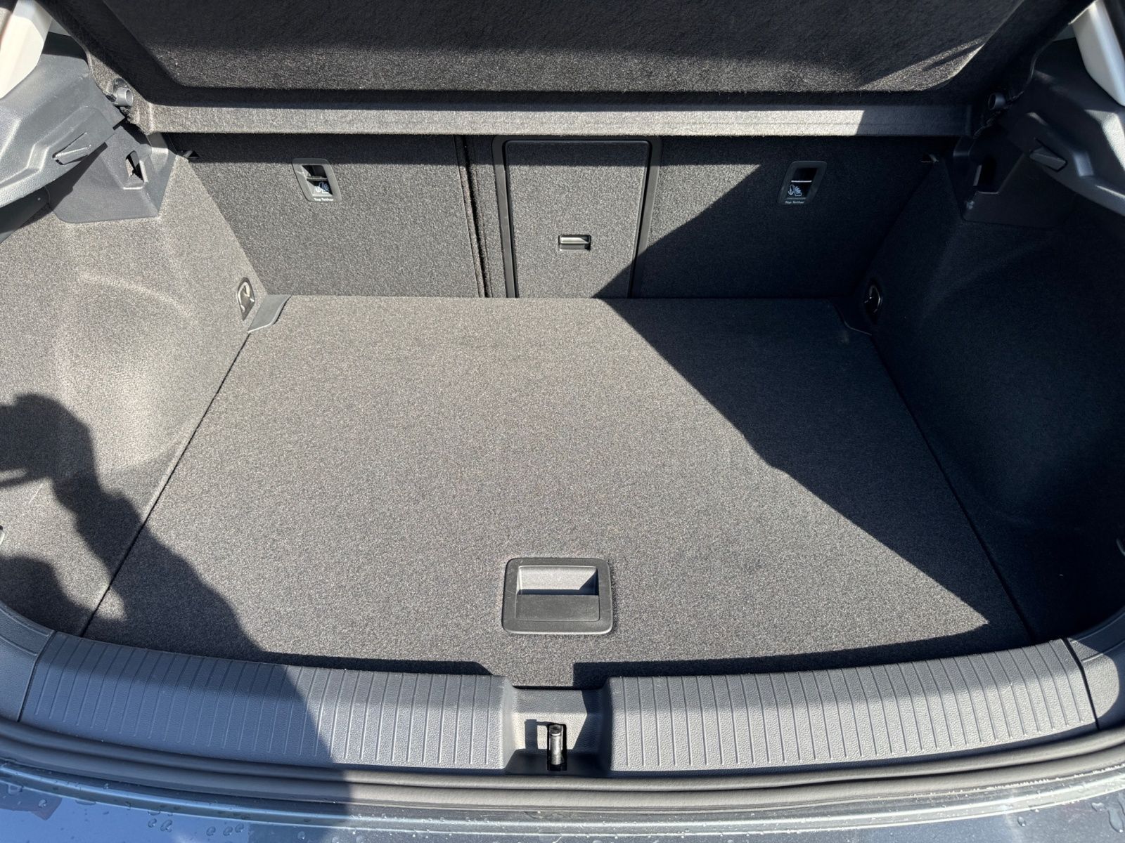 Volkswagen T-Roc 1.0 TSI Life - Samsaru's Car Outlet