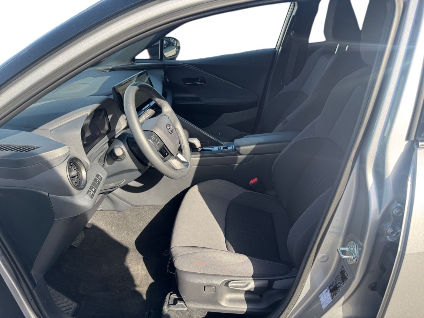 Toyota C-HR Hybrid 1.8 Team Deutschland *Technik-Paket*