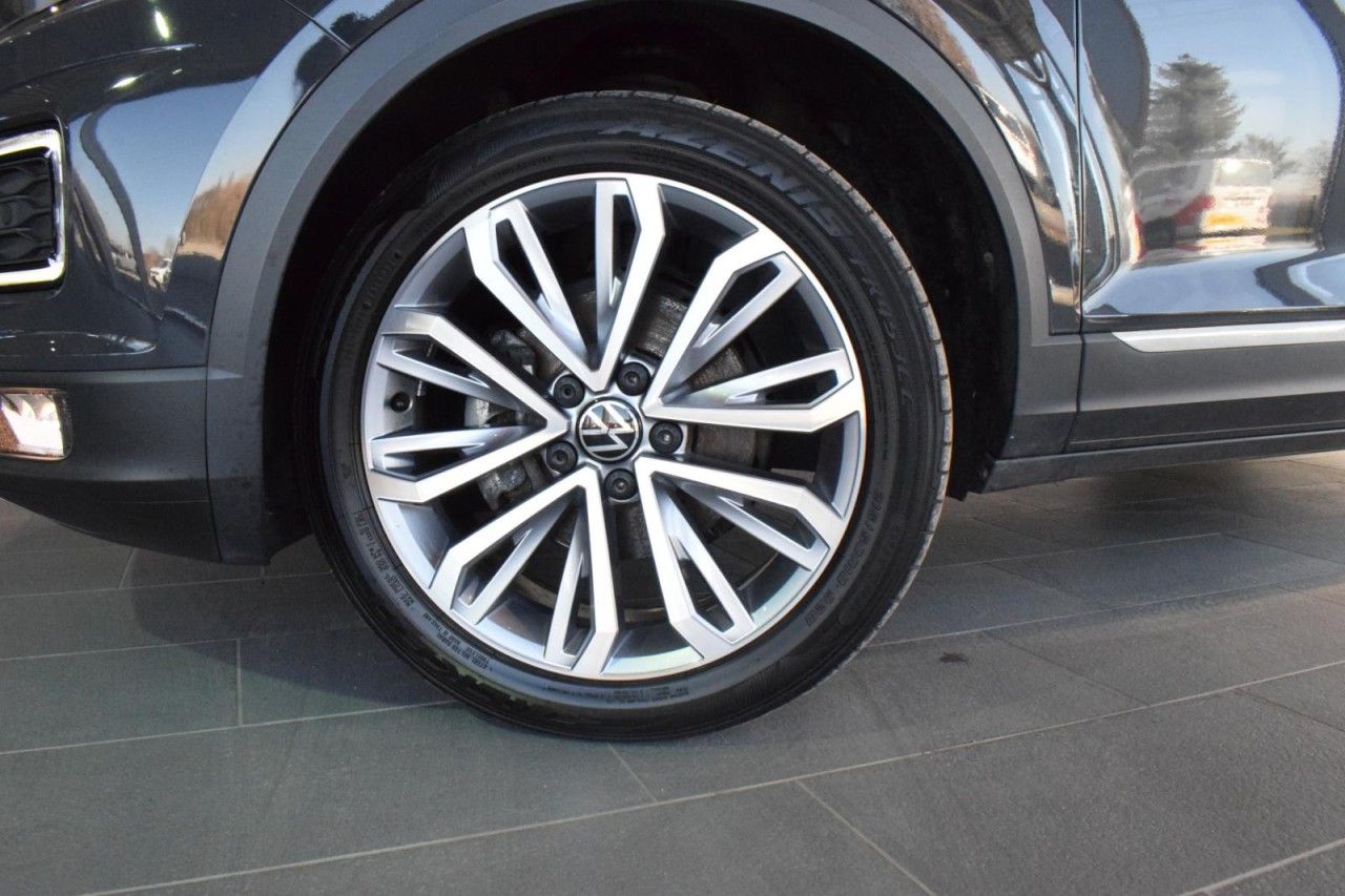 Volkswagen T-Roc Sport 1.5 TSI DSG - Samsaru's Car Outlet