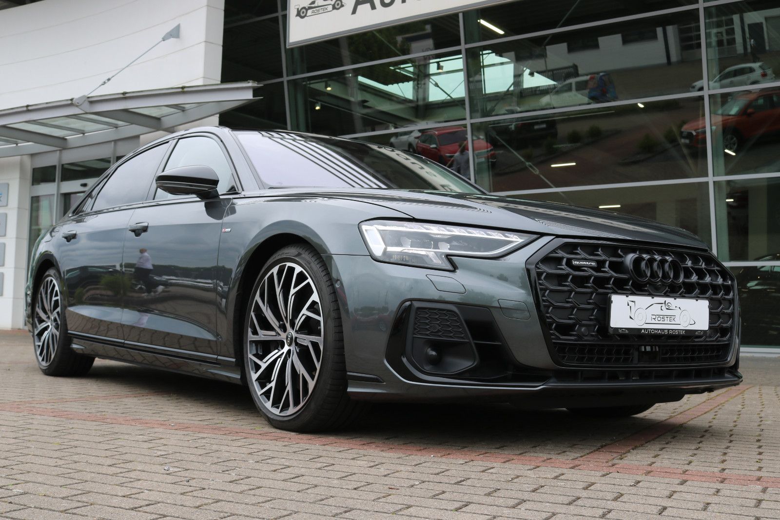 Audi A8 L 60 TFSI S line - Samsaru's Car Outlet