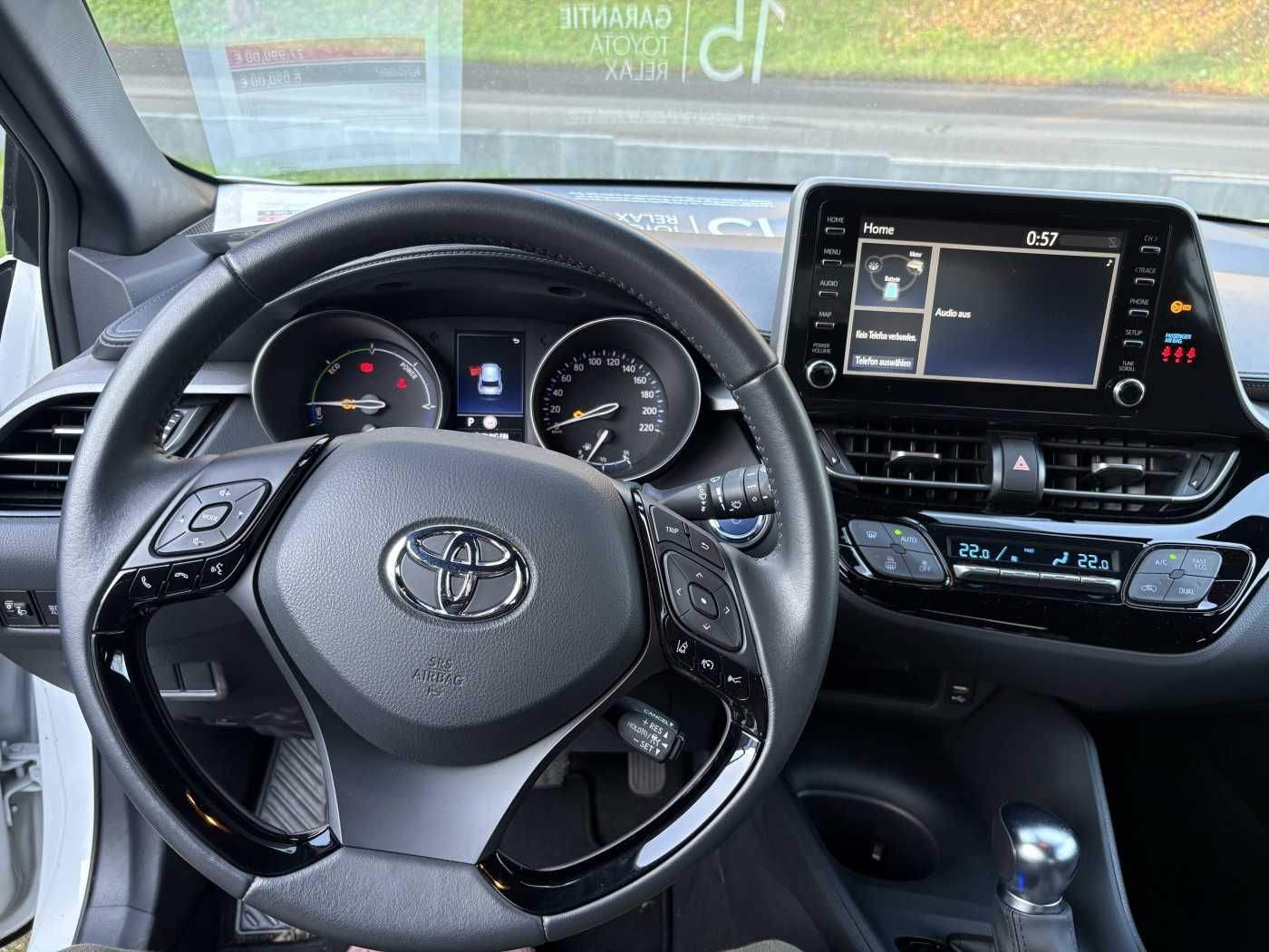 Toyota C-HR Hybrid Flow - Samsaru's Car Outlet