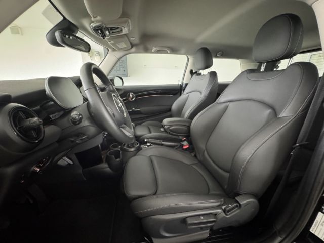 MINI Cooper S - Samsaru's Car Outlet