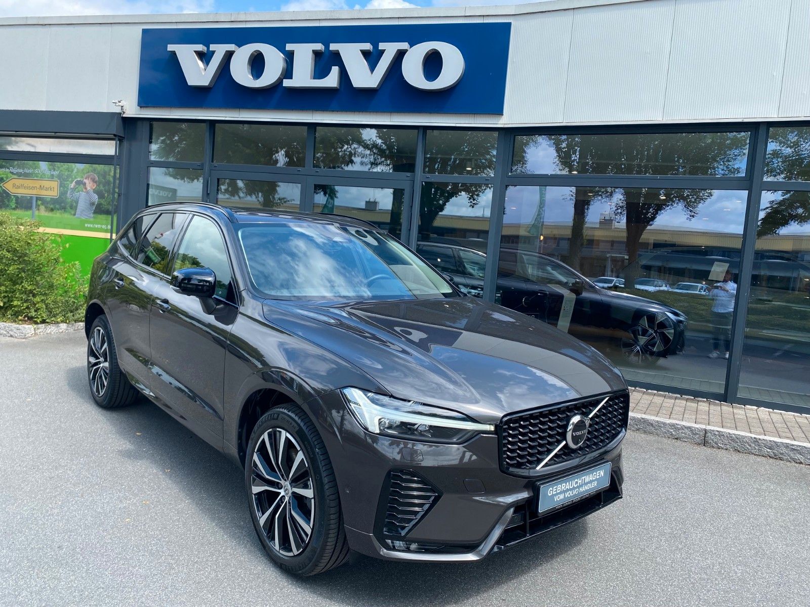 Volvo XC 60 B5 AWD Ultimate Dark - Samsaru's Car Outlet