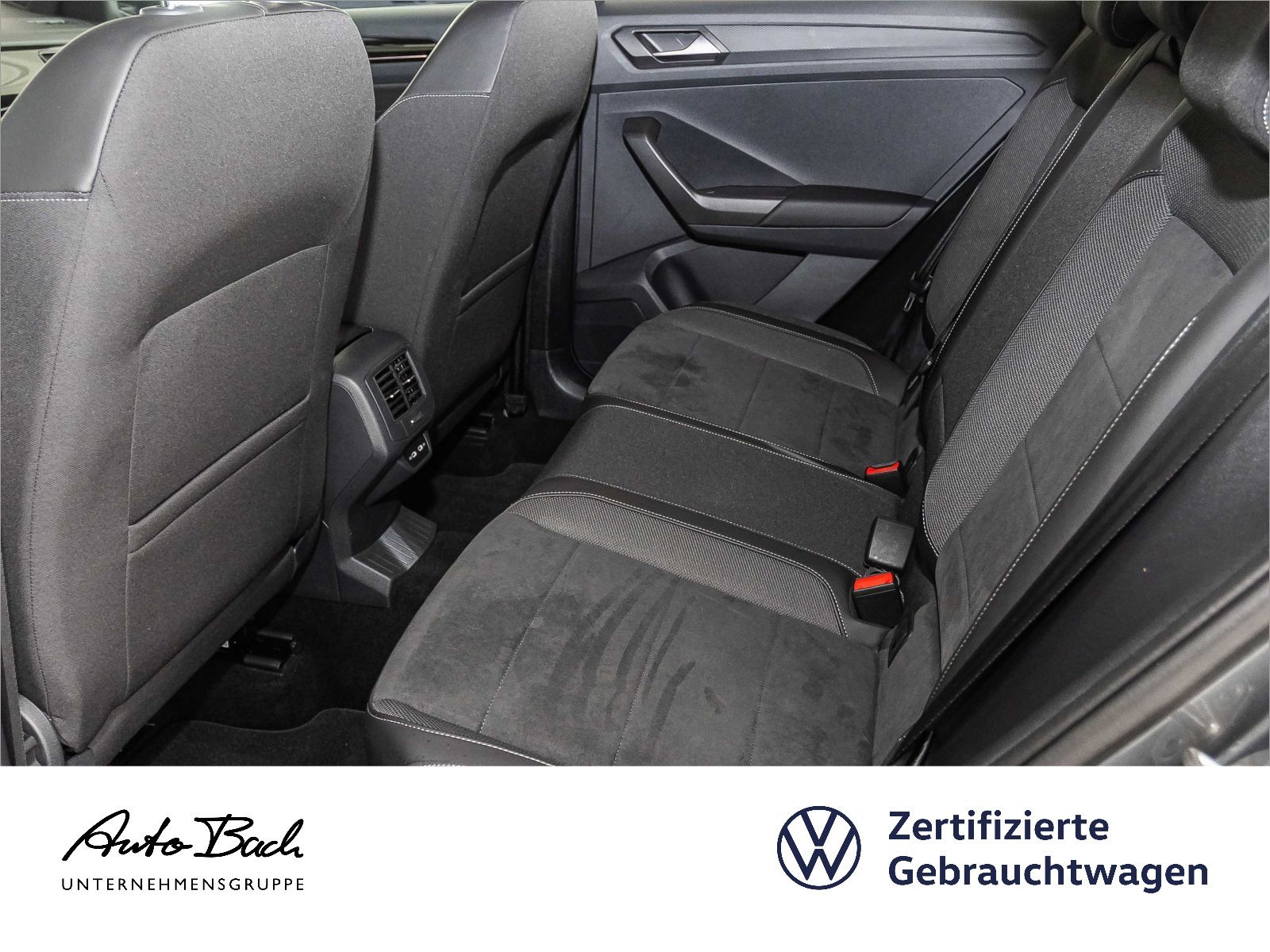 Volkswagen T-Roc 1.0 TSI Style - Samsaru's Car Outlet