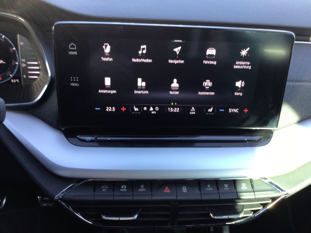 Skoda Octavia Combi 1.5 TSI Sportline - Samsaru's Car Outlet
