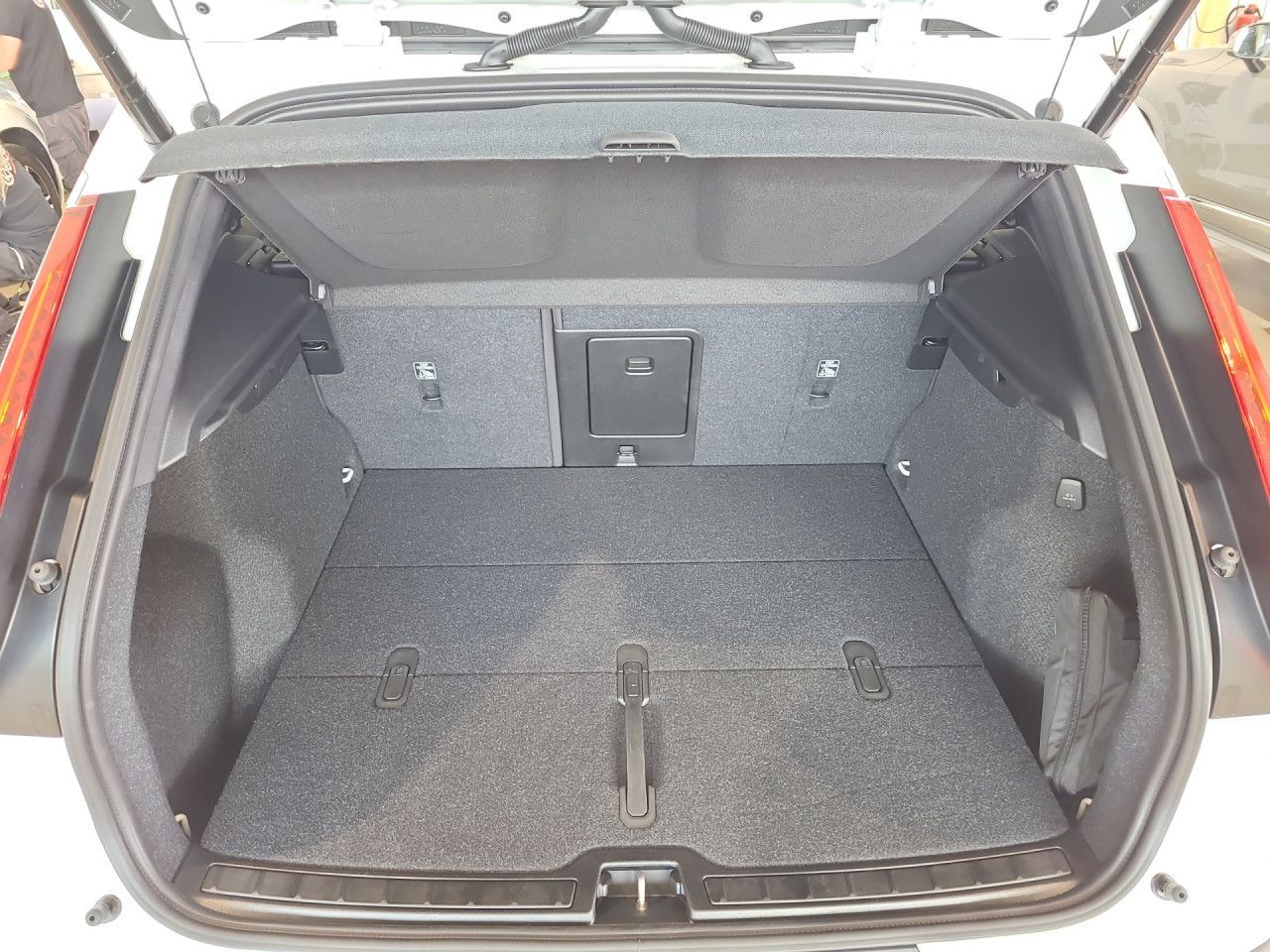 Volvo XC 40 Core 2WD Bluetooth Navi LED Klima