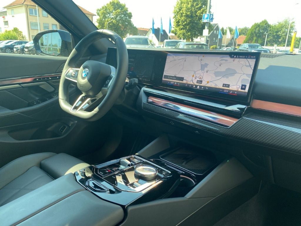 BMW 520 i Touring M Sport AHK/Standheizung/HarmanKar