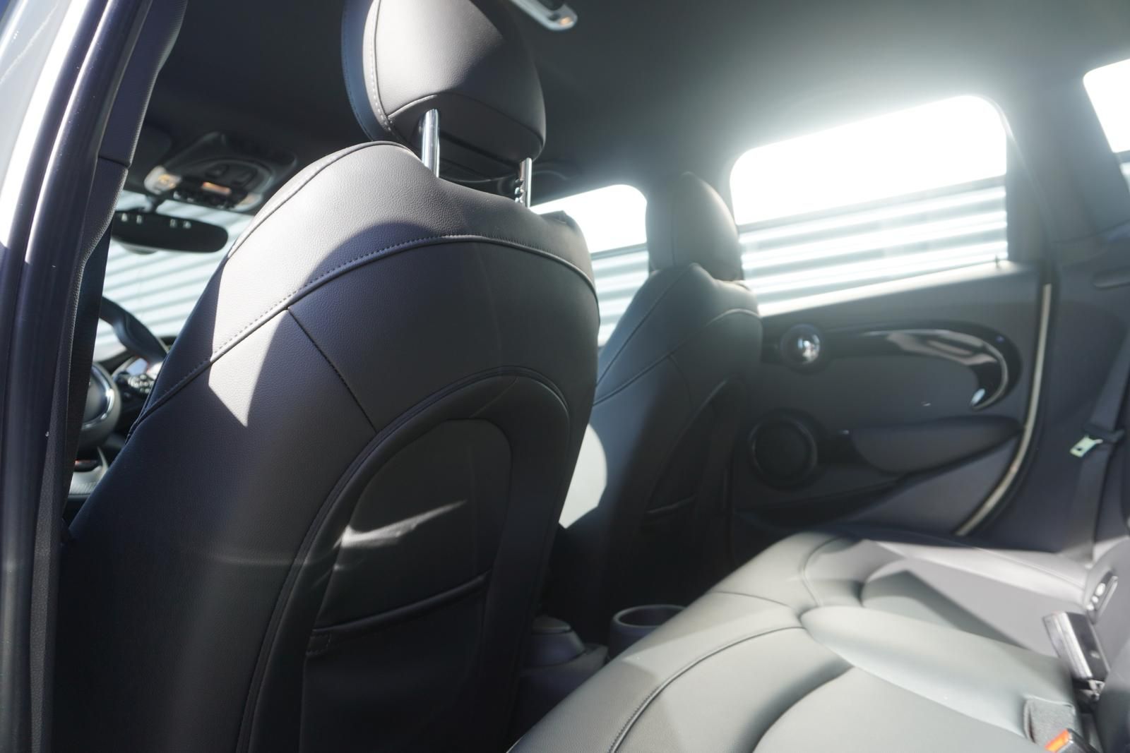 MINI COOPER S - Samsaru's Car Outlet