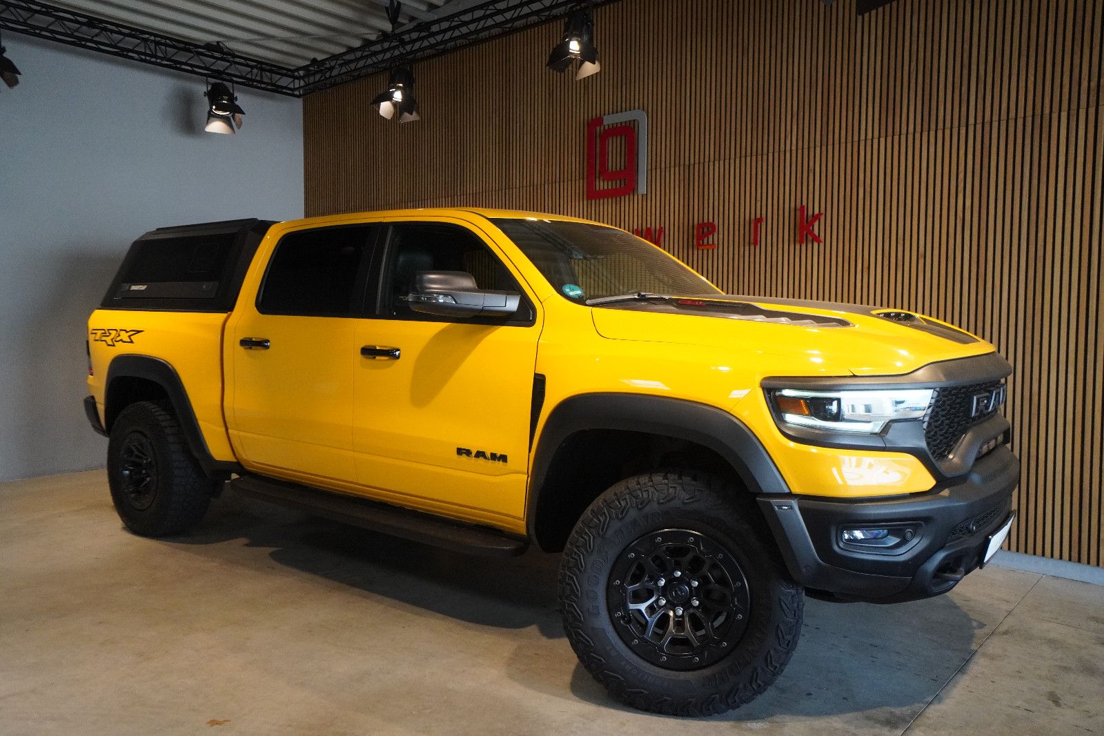 Dodge RAM 1500 TRX V8 6.2 L -Hardtop-MWST-Top Zustand