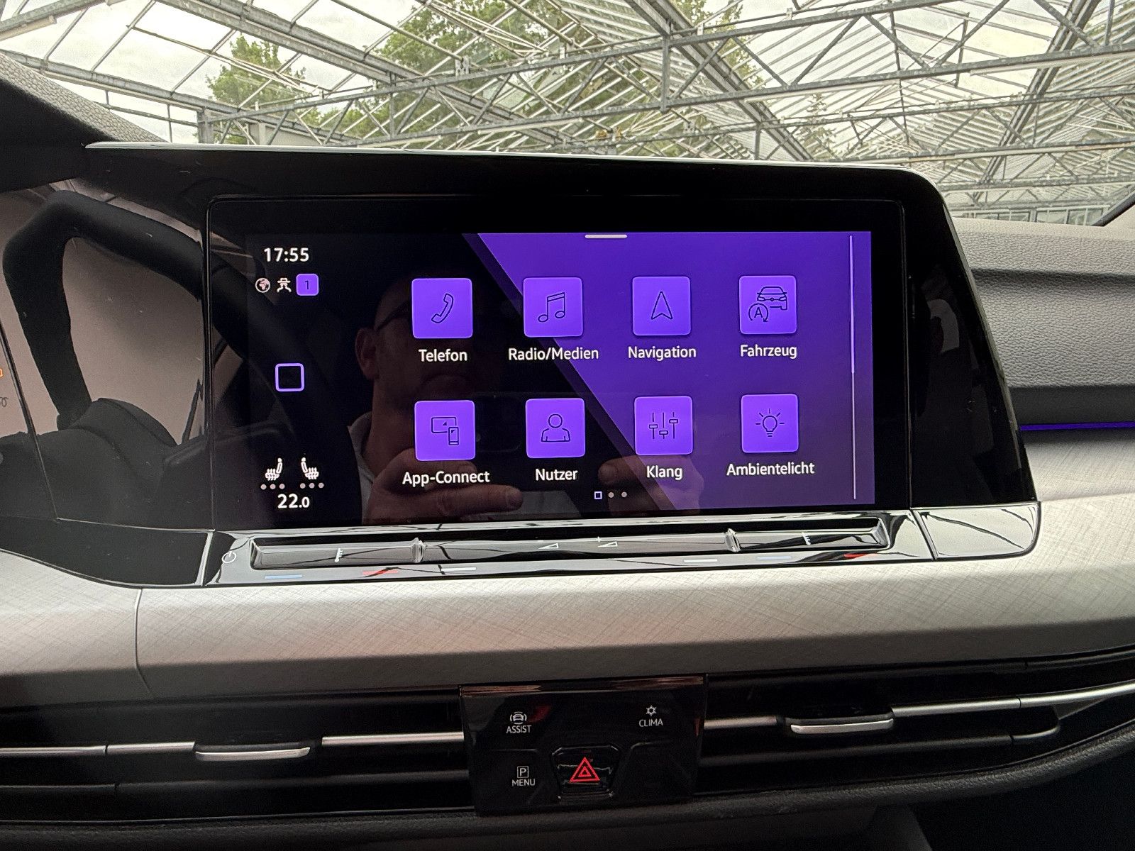 Volkswagen Golf VIII Var. TDI DSG Life - Samsaru's Car Outlet