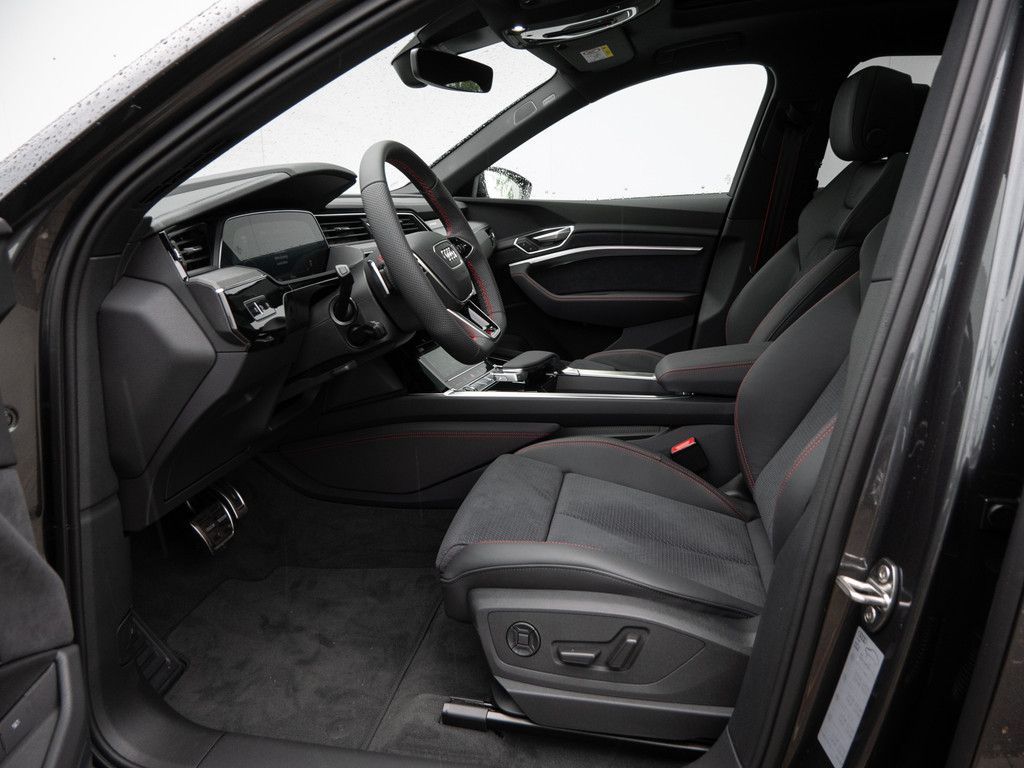 Audi Q8 S line 50 e-tron quattro - Samsaru's Car Outlet