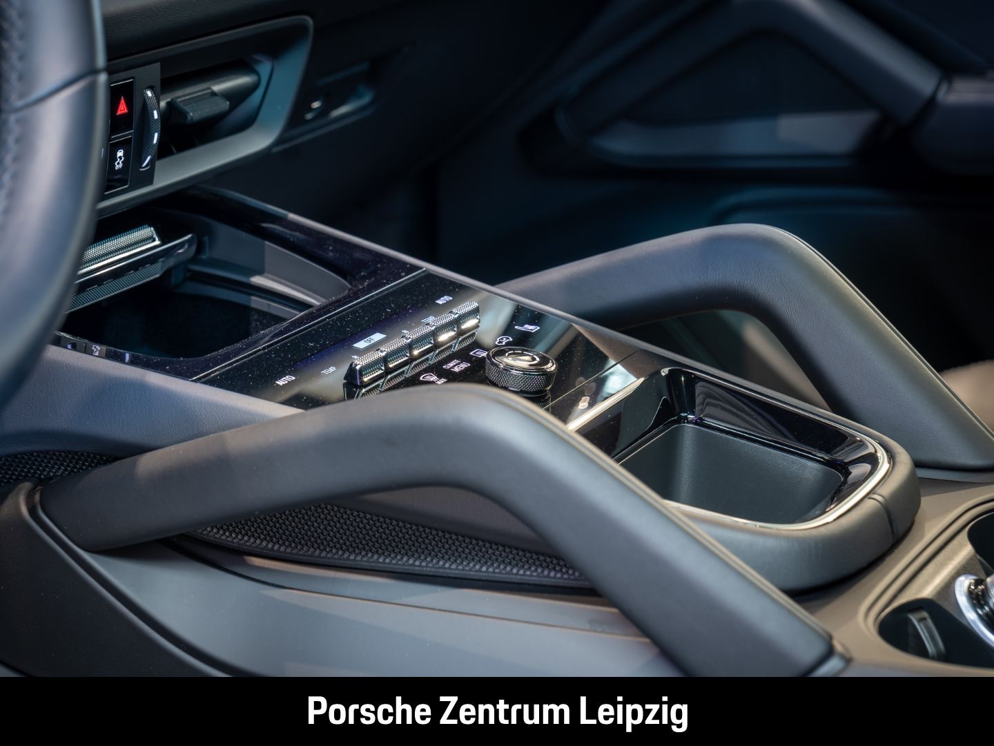 Porsche Cayenne E-Hybrid Coupe Sportabgas HD-Matrix Beif