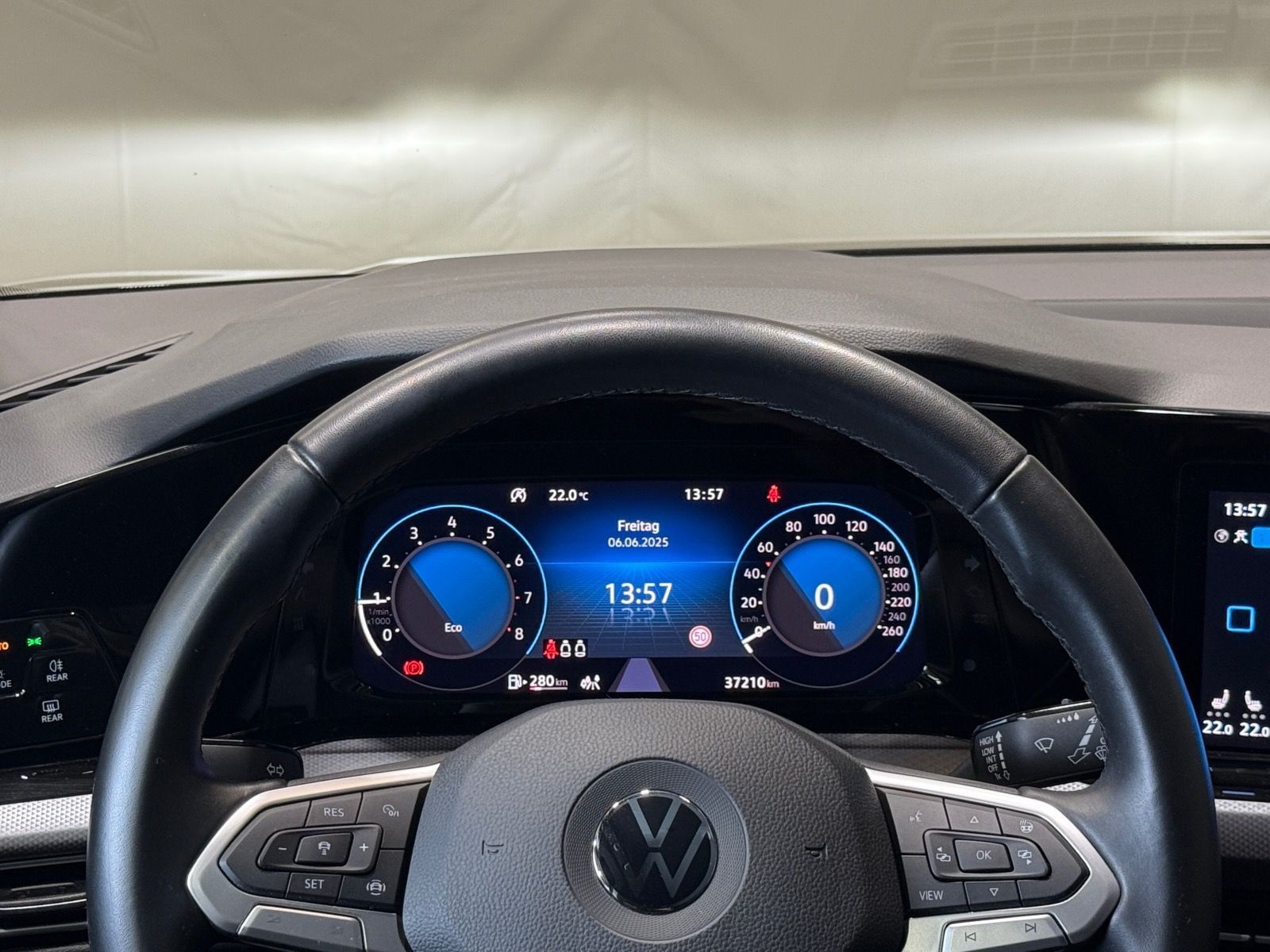 Volkswagen Golf Variant Active 1.5 TSI - Samsaru's Car Outlet