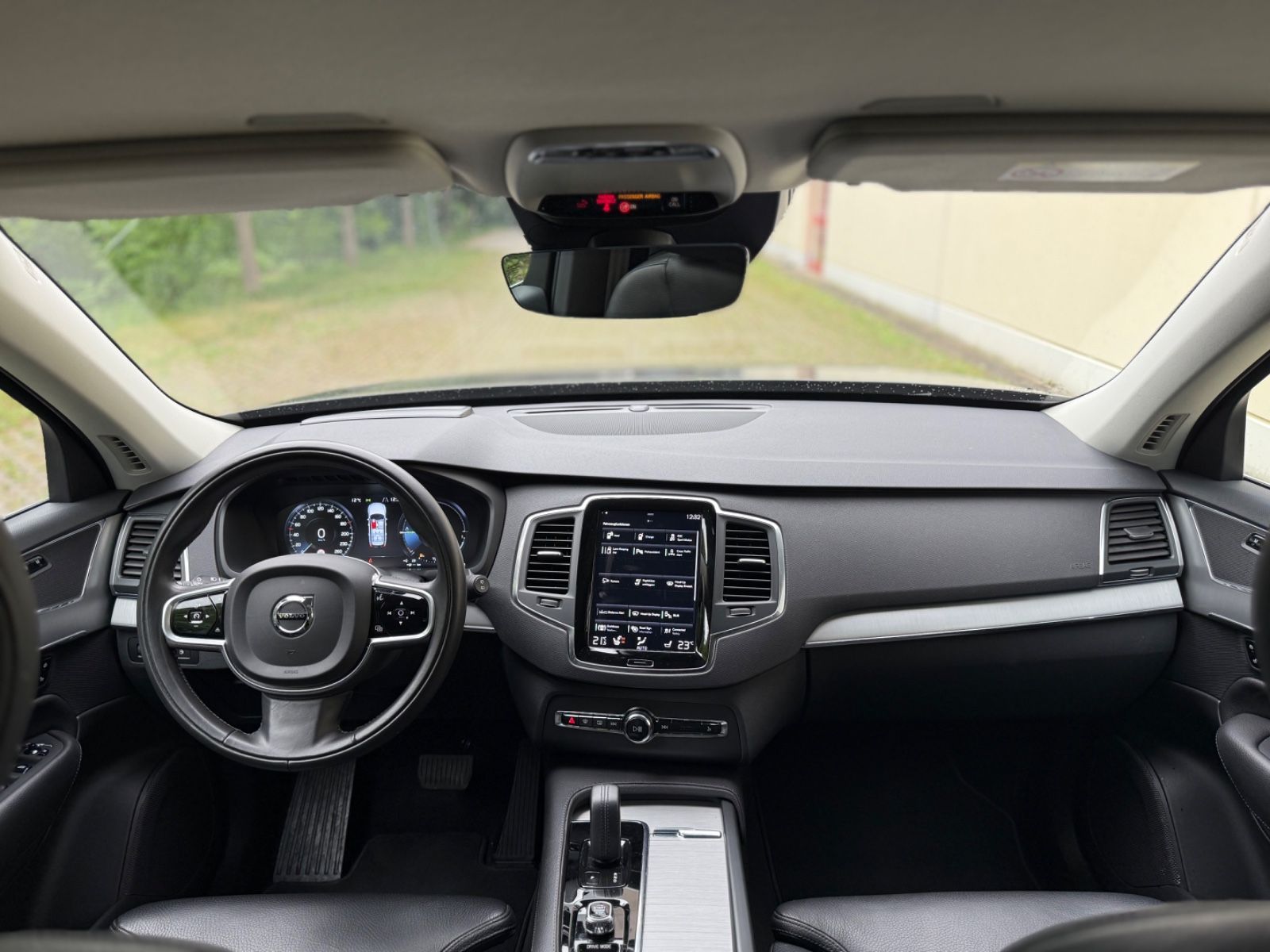 Volvo XC 90 T8 Inscription - Samsaru's Car Outlet