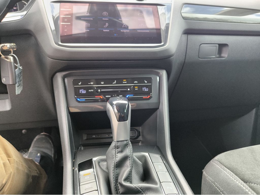 Volkswagen Tiguan Elegance 4Motion - Samsaru's Car Outlet