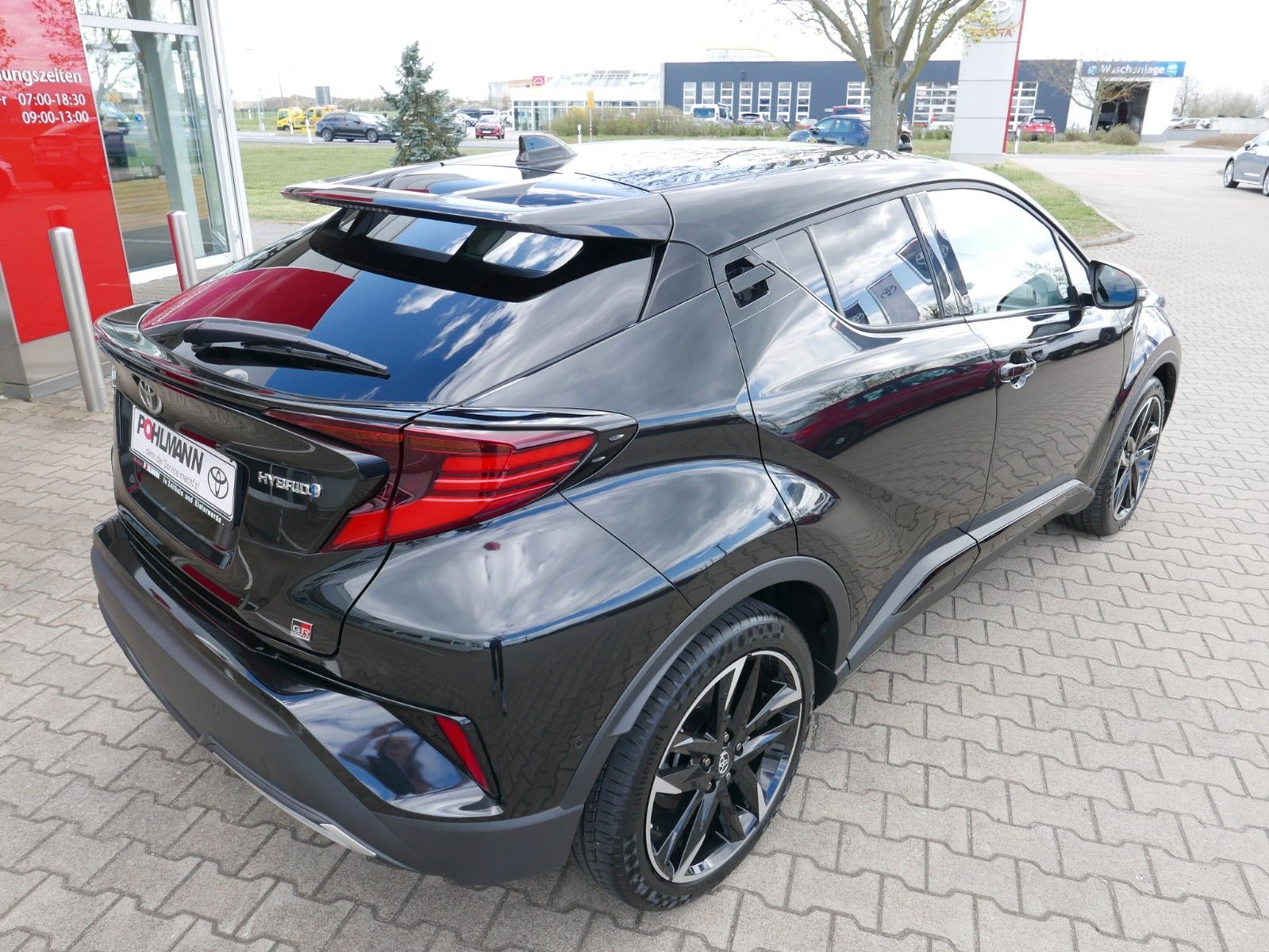 Toyota C-HR 2.0 Hybrid GR Sport Black - Samsaru's Car Outlet