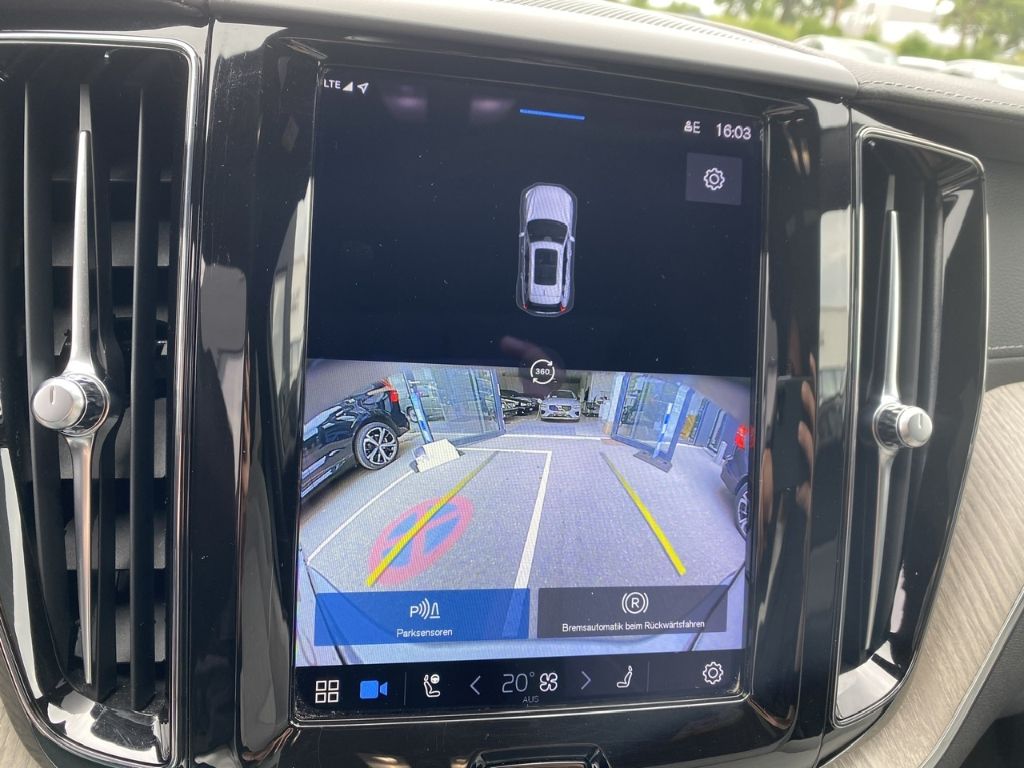 Volvo XC60 Ultimate Dark Recharge Plug-In Hybrid AWD T