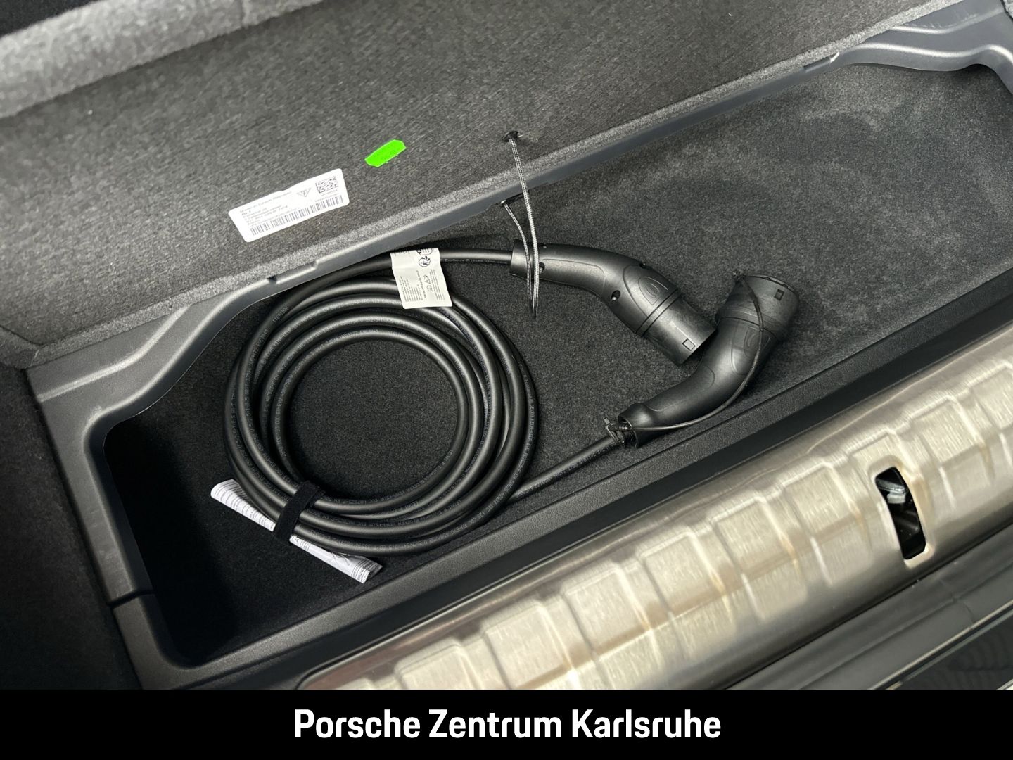 Porsche Taycan 4 Cross Turismo Offroad HA-Lenkung InnoDr