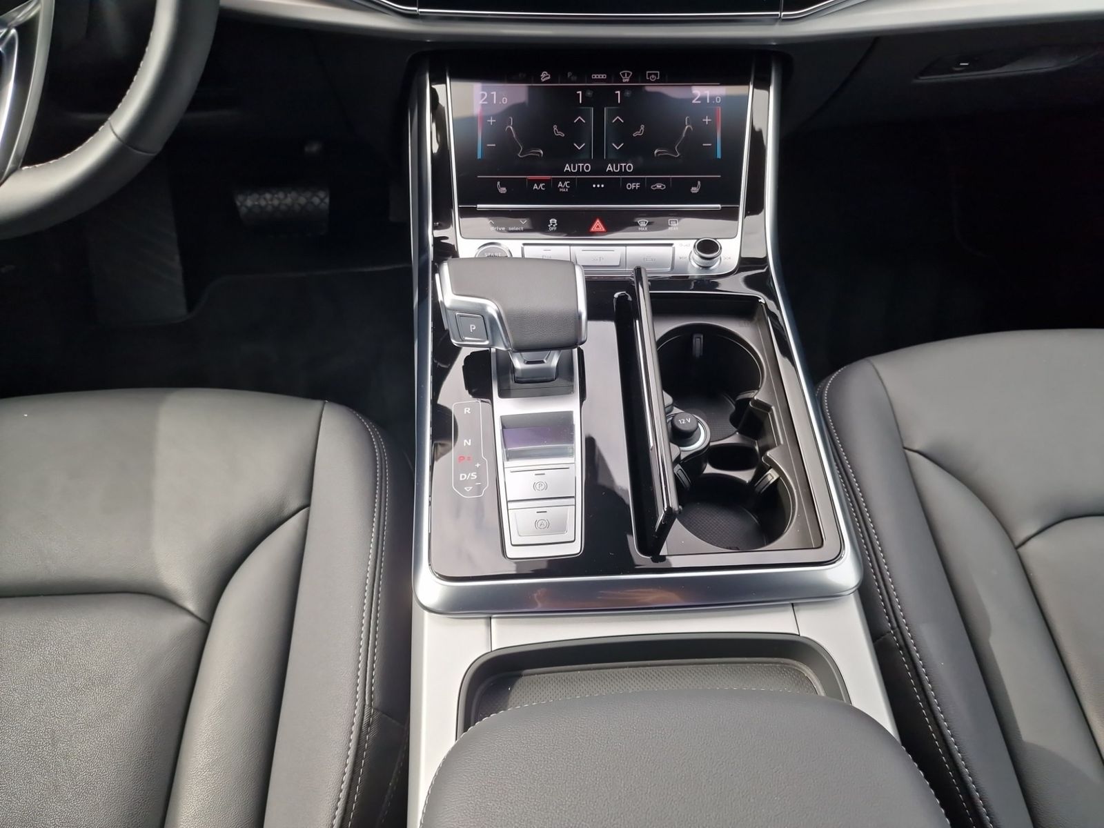 Audi Q7 55 TFSI e qu S line MATRIX Luft AHK HuD 21"