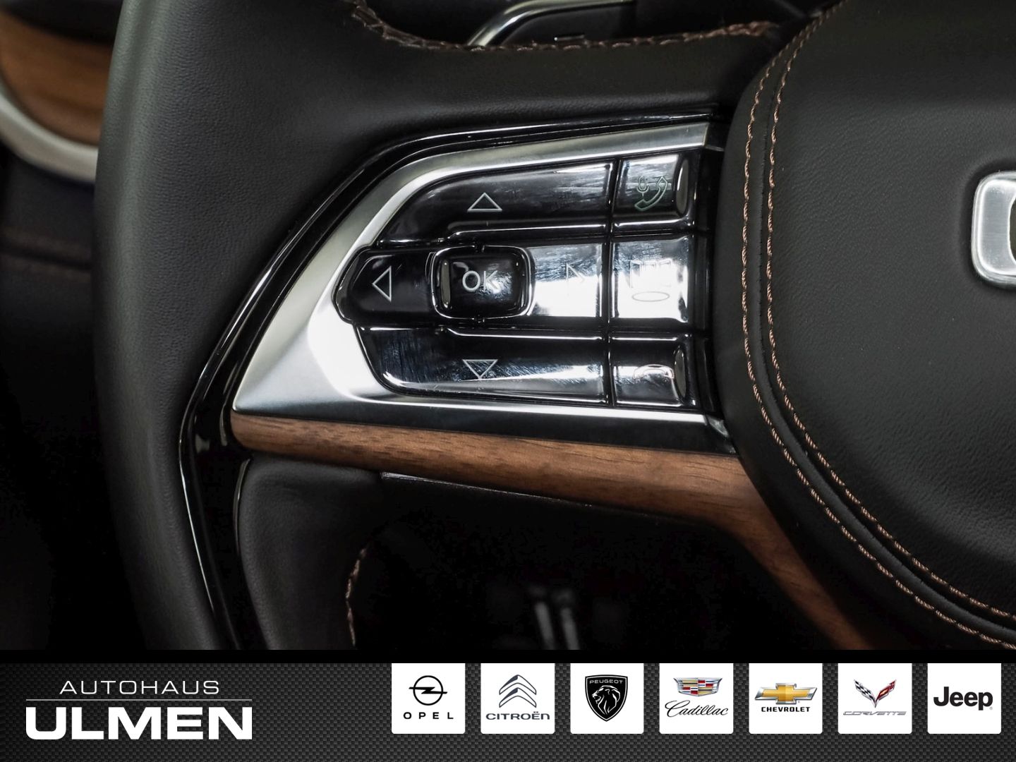 Jeep Grand Cherokee 5.7 V8 Summit Reserve Luftfahrwer