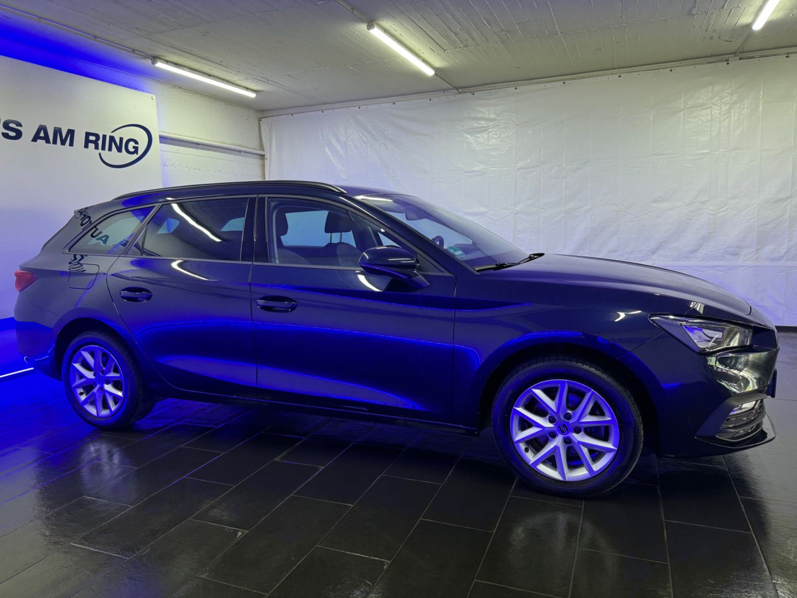 Seat Leon Sportstourer Style Aut - Samsaru's Car Outlet